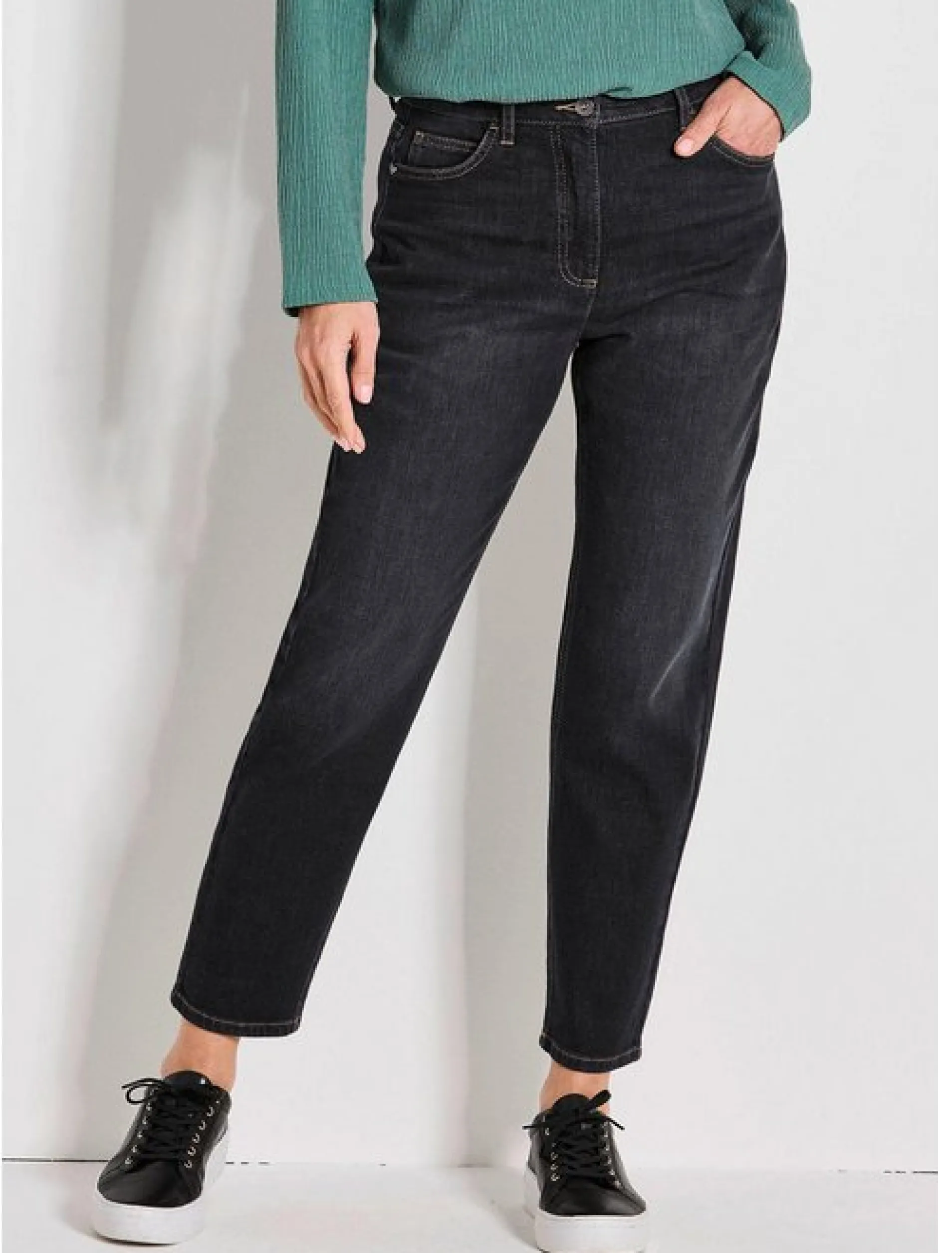Goldner Damen Jeans - Kurzgröße in schwarz