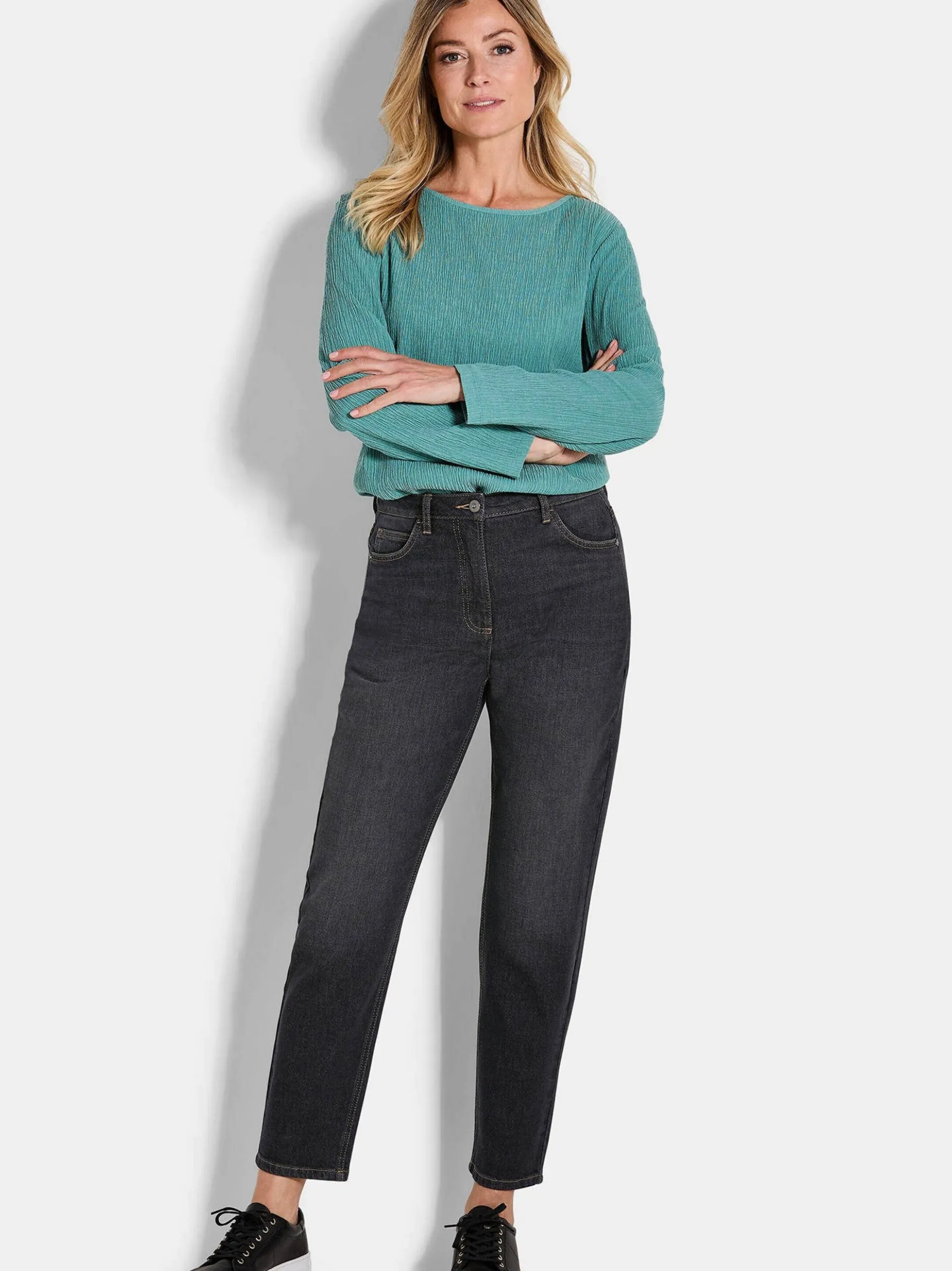 Goldner Damen Jeans - Kurzgröße in schwarz