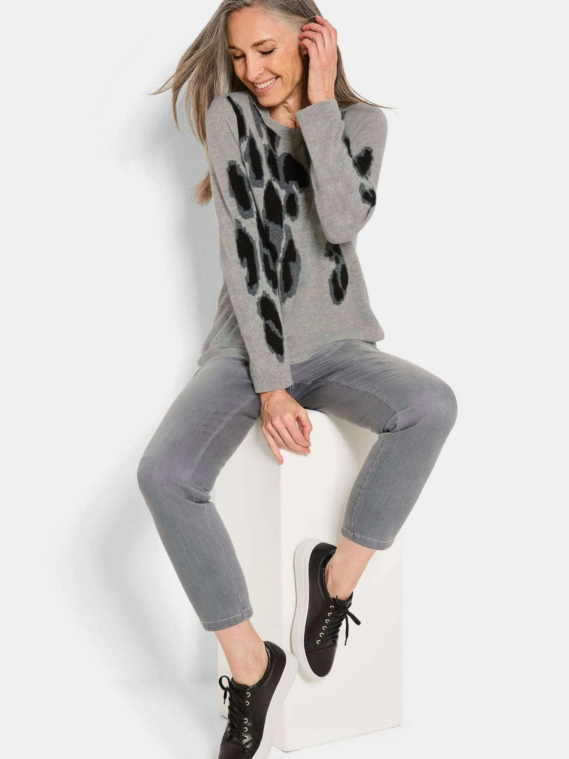 Goldner Damen Pullover in grau - Ausschnitt: U-Boot