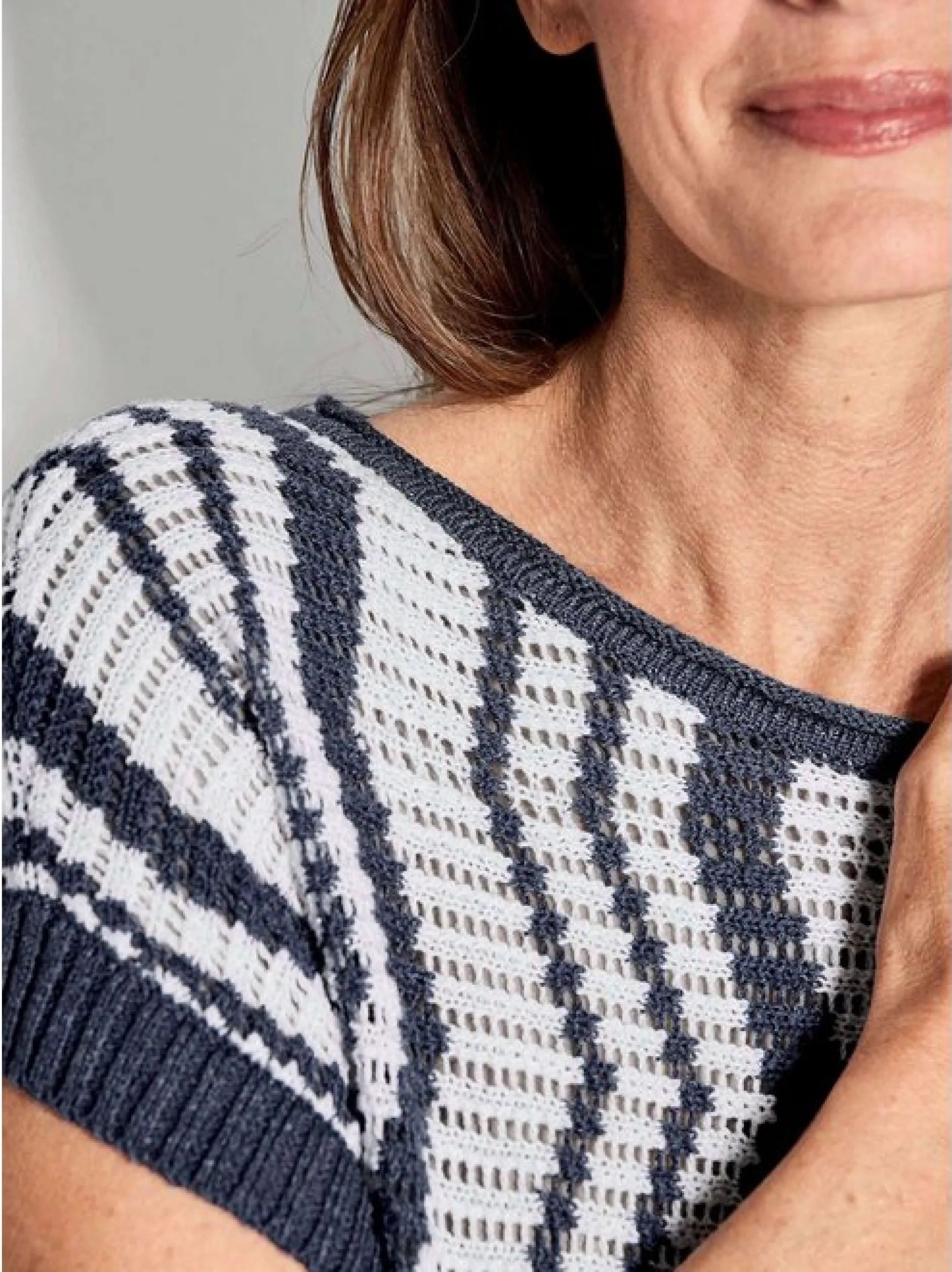 Goldner Damen Pullover in marine - Ausschnitt: U-Boot