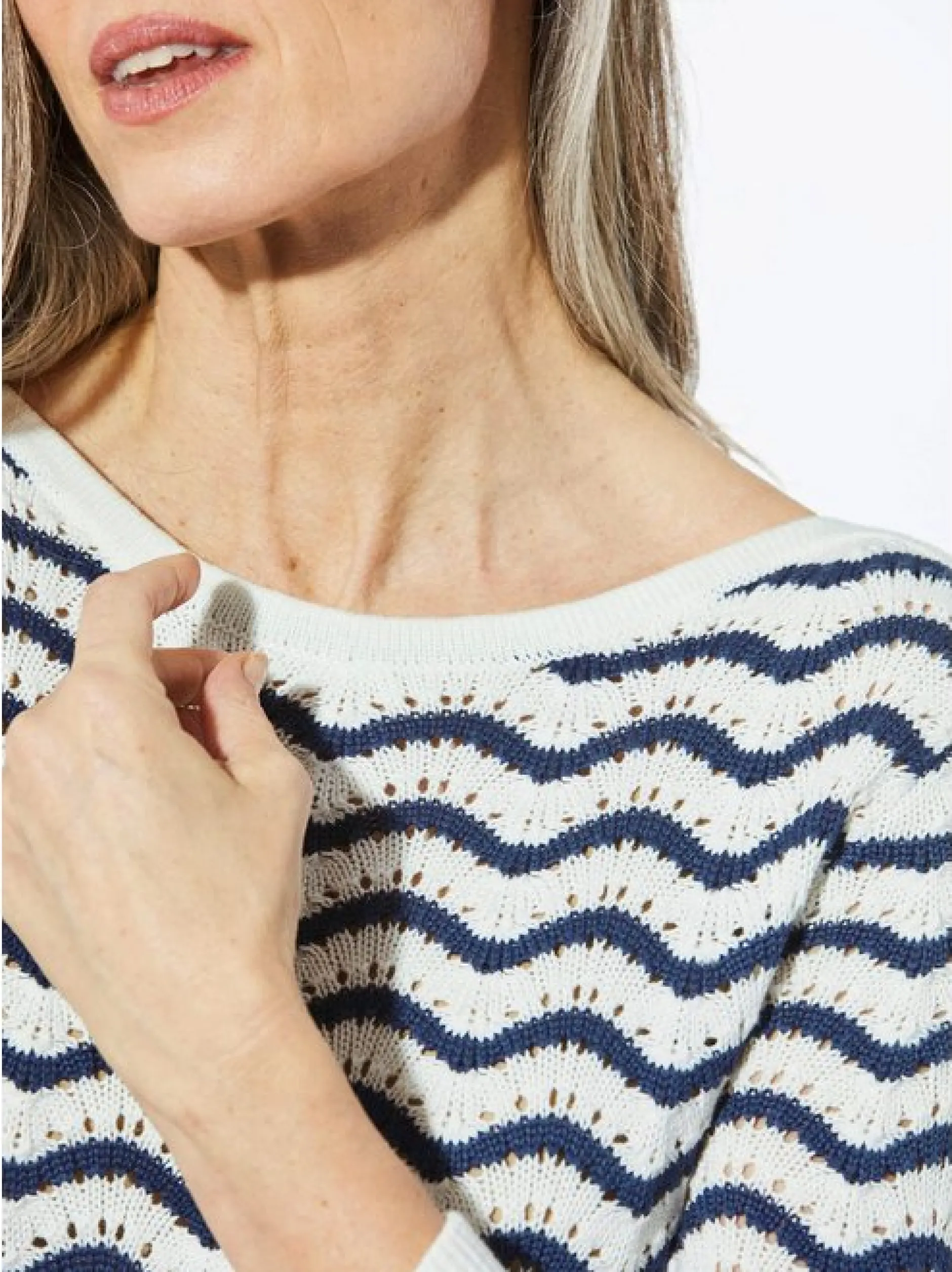 Goldner Damen Pullover in weiß - Ausschnitt: U-Boot