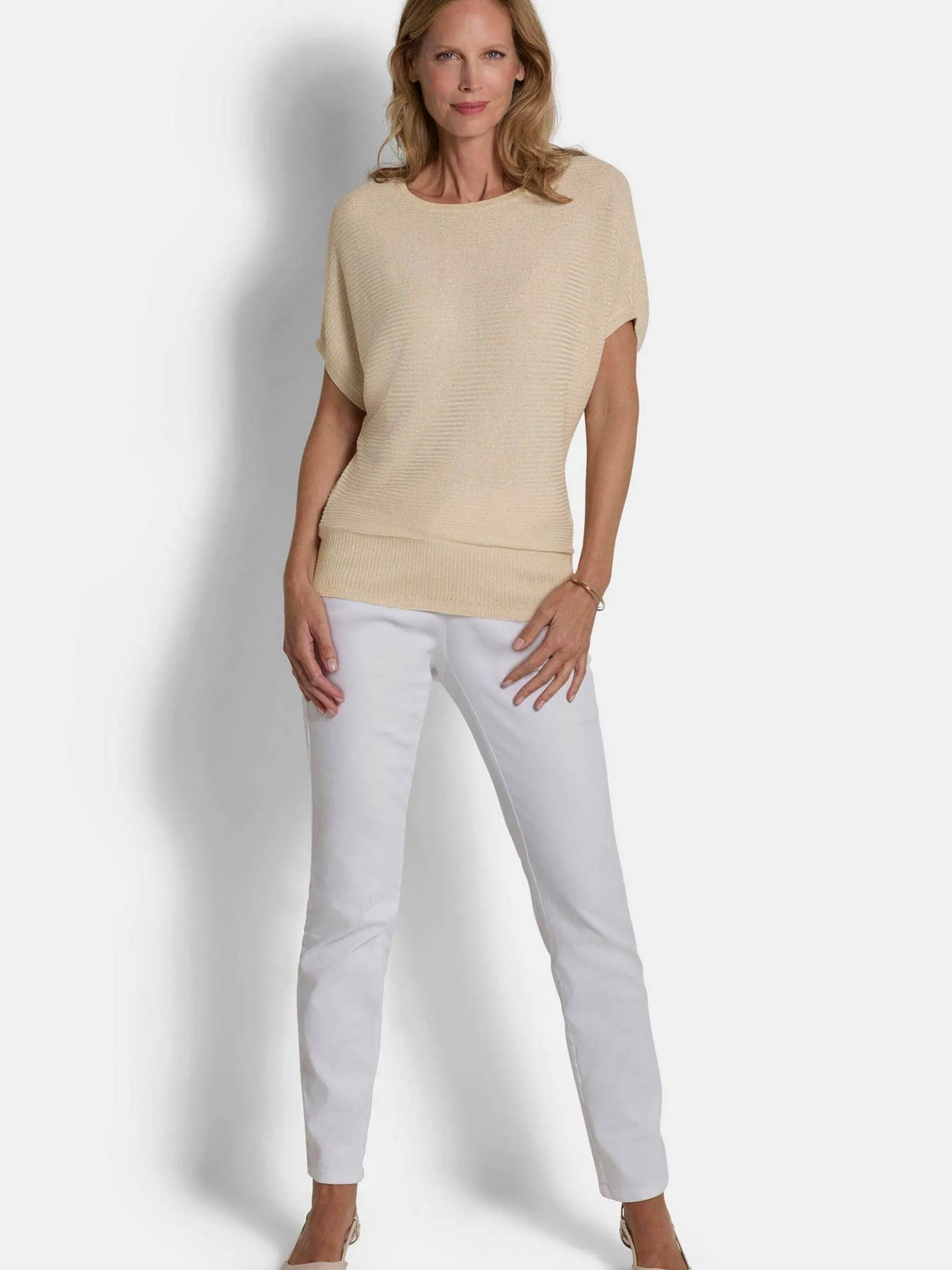 Goldner Damen Pullover - Kurzgröße in weiß