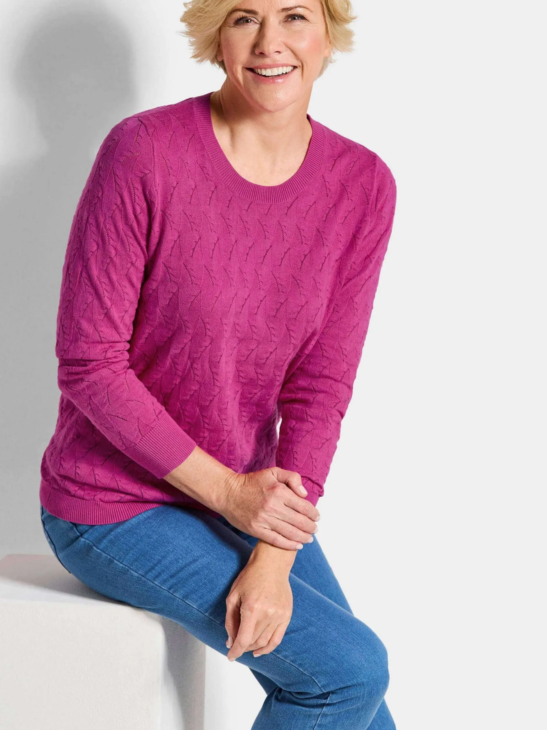 Goldner Damen Pullover - Kurzgröße in aubergine
