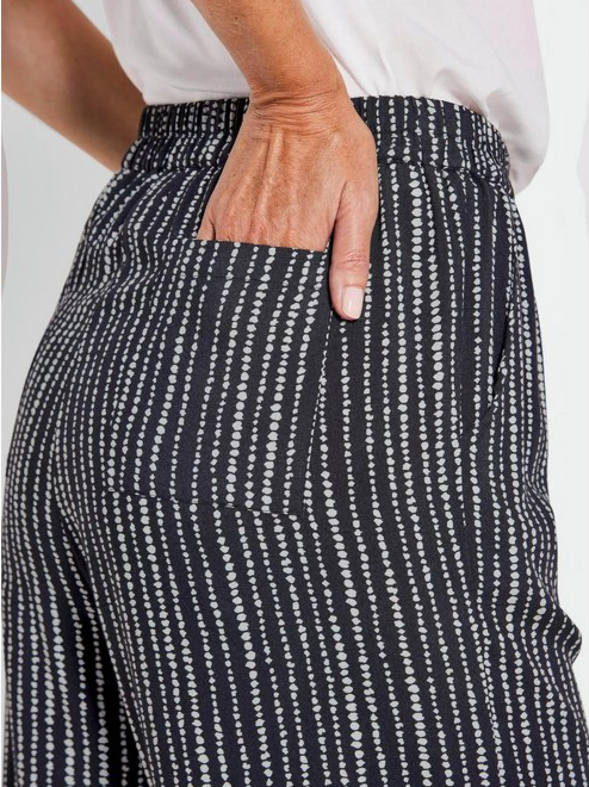 Goldner Damen Schlupfhose in schwarz