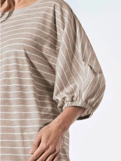 Goldner Damen Shirts in sand - Ausschnitt: U-Boot