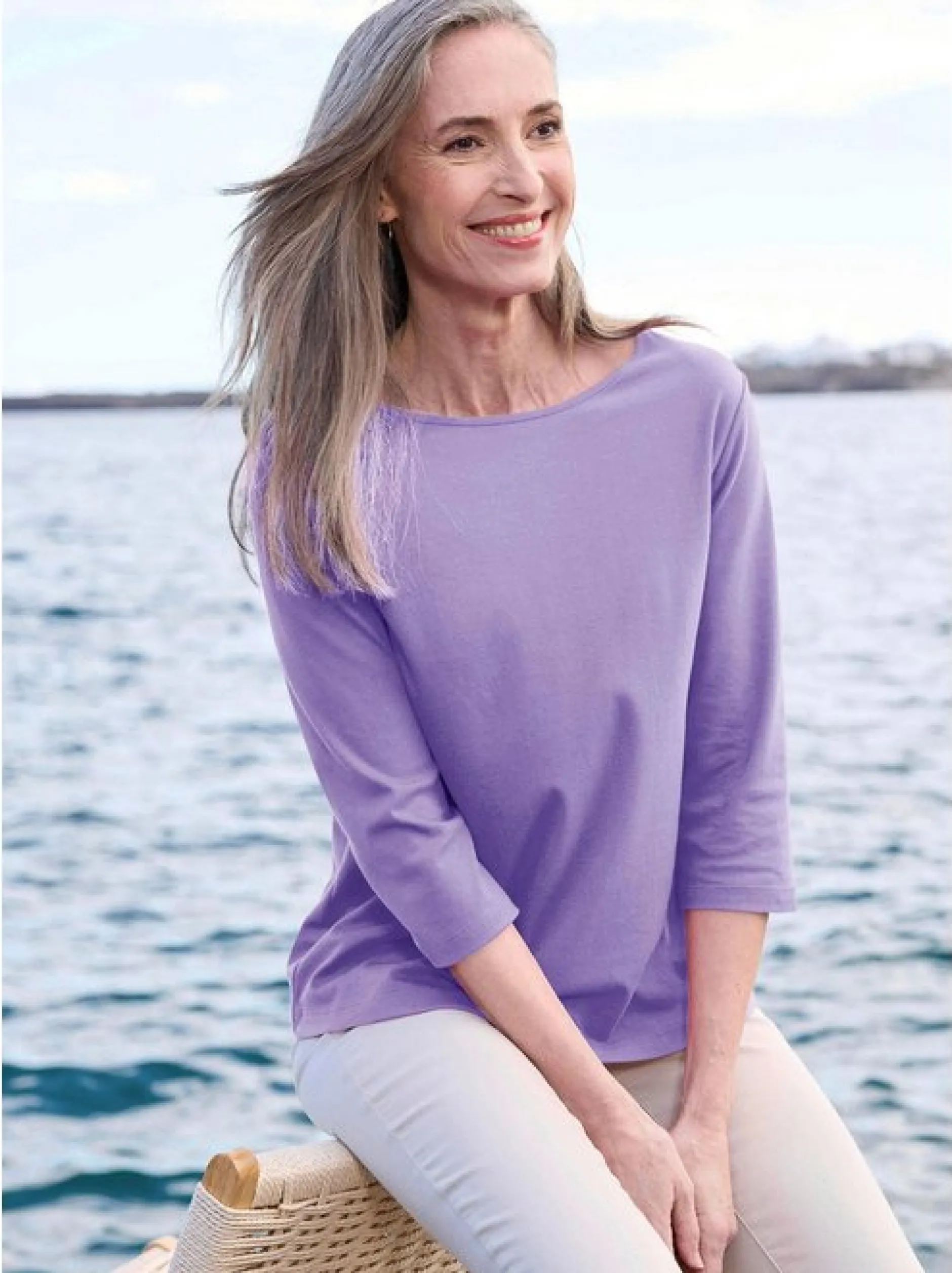 Goldner Damen Shirts - Kurzgröße in flieder