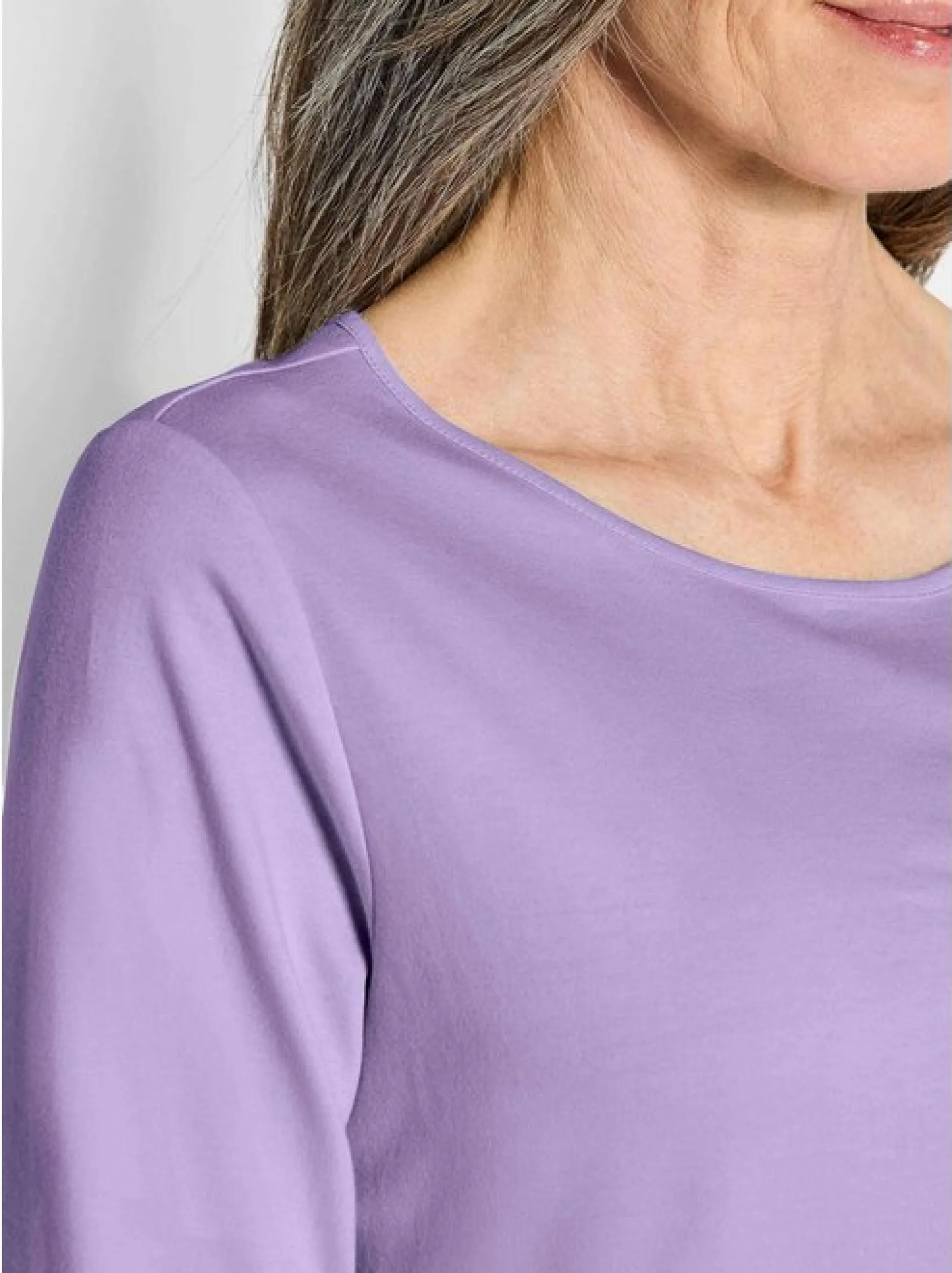 Goldner Damen Shirts - Kurzgröße in flieder