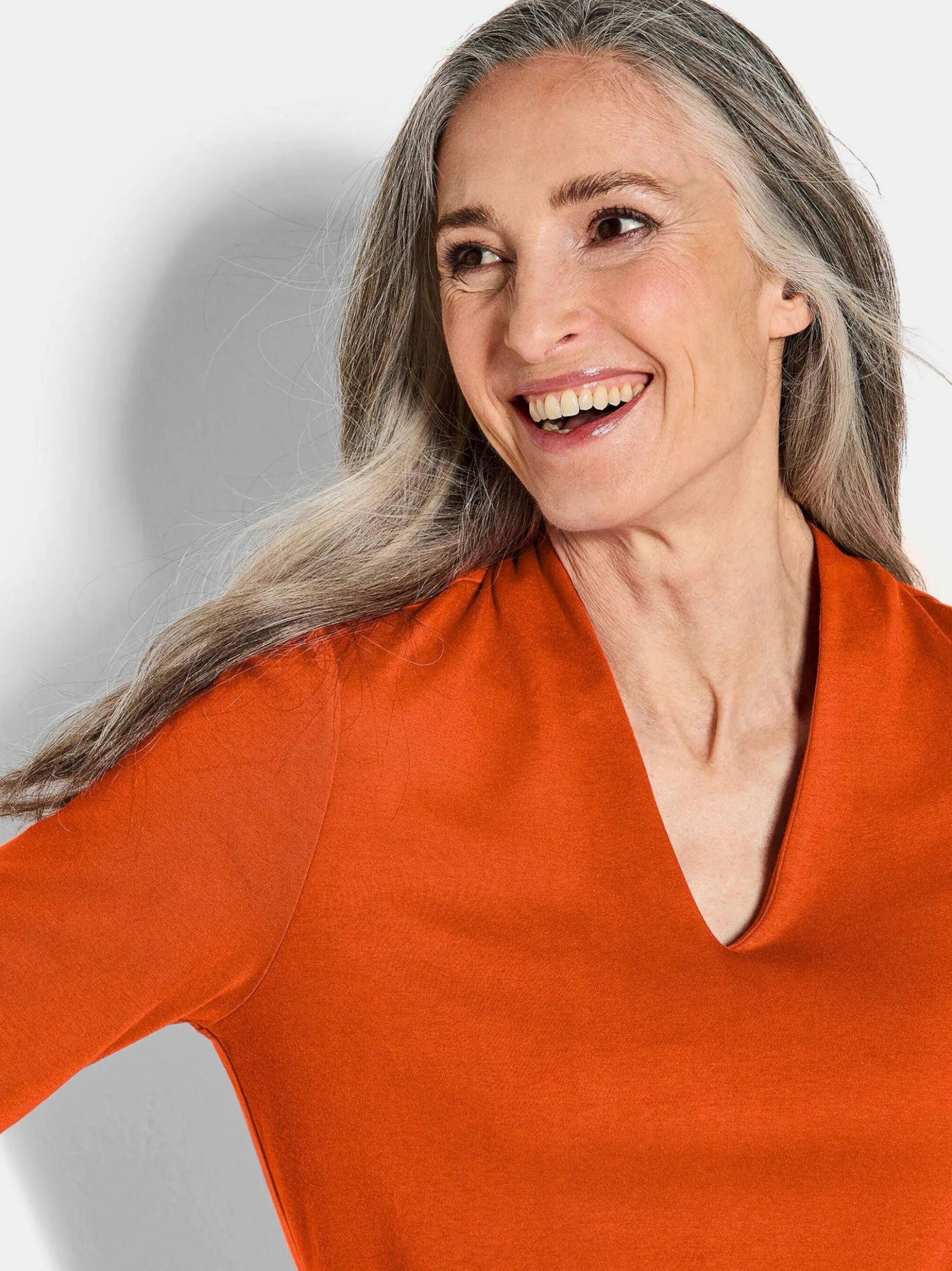 Goldner Damen Shirts - Kurzgröße in terra