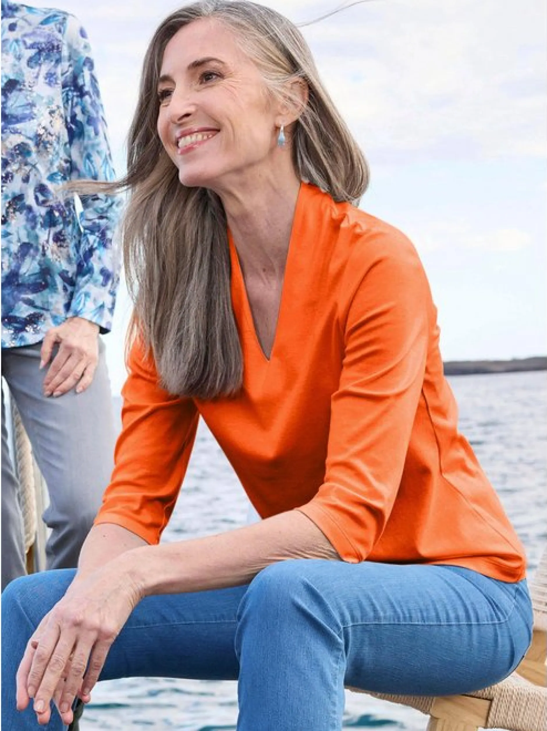 Goldner Damen Shirts - Kurzgröße in terra