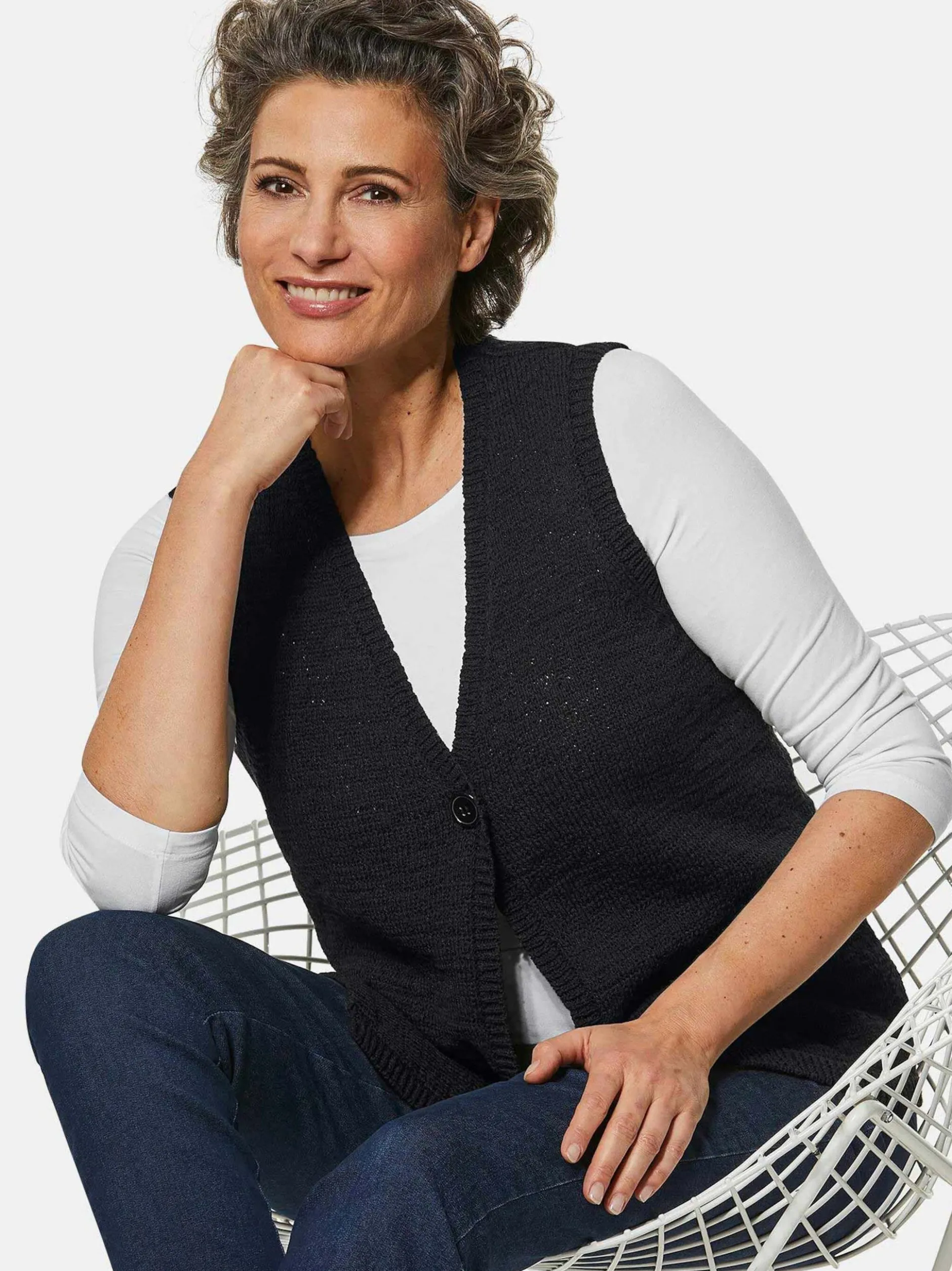 Goldner Damen Strickwesten - Kurzgröße in schwarz