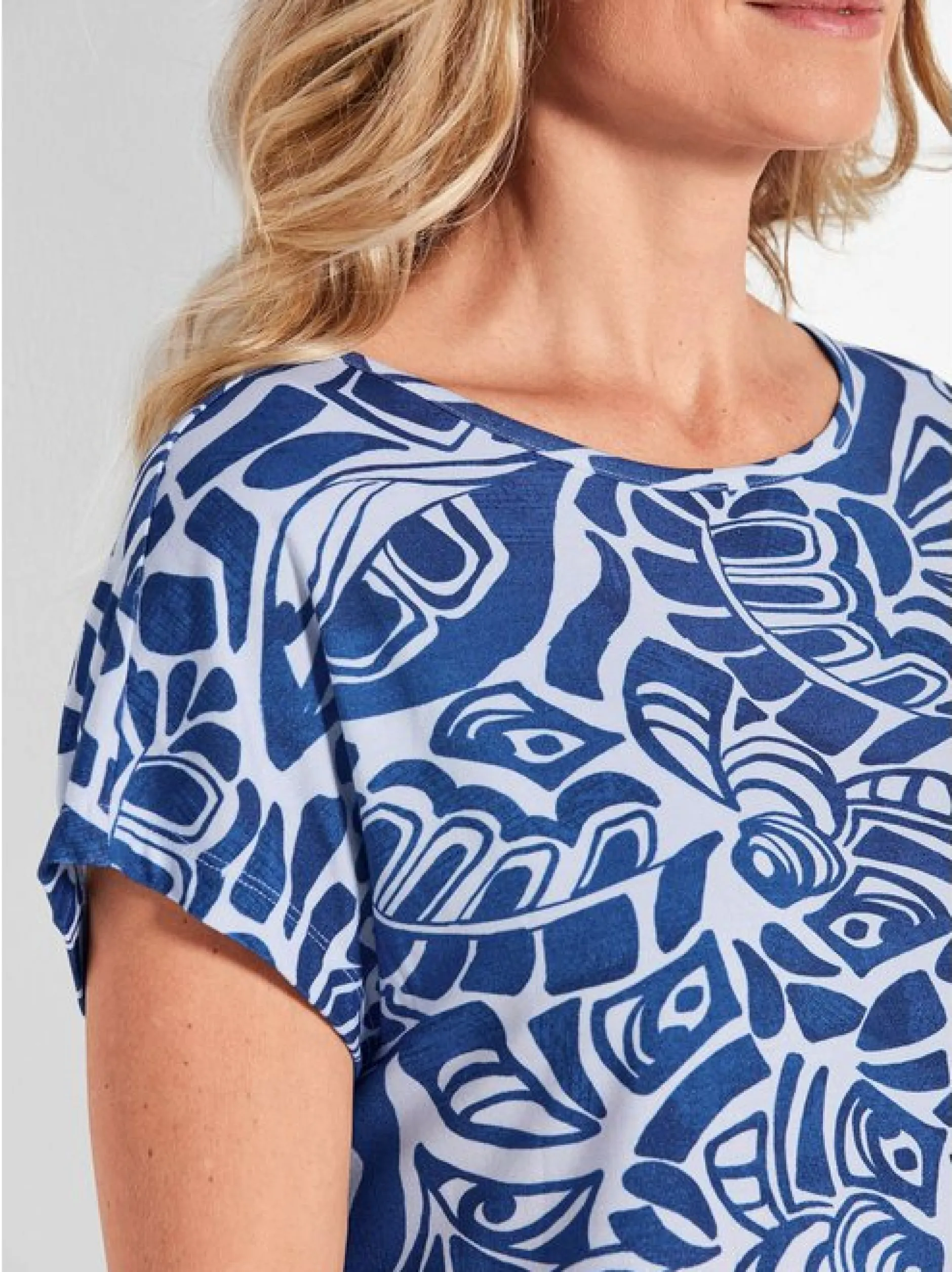 Goldner Damen T-Shirt - Kurzgröße in royal weiß