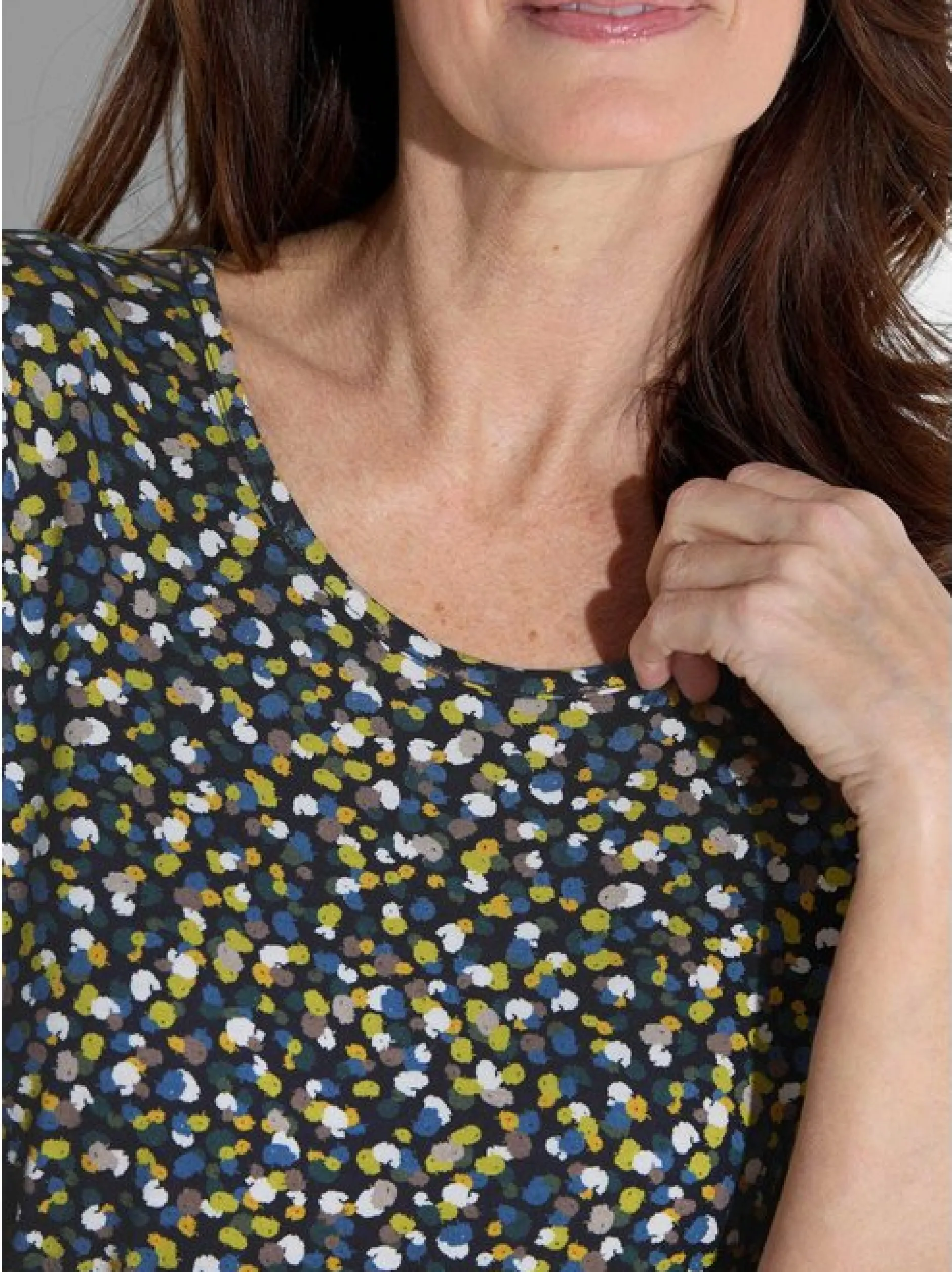Goldner Damen T-Shirt - Kurzgröße in marine mehrfarbig