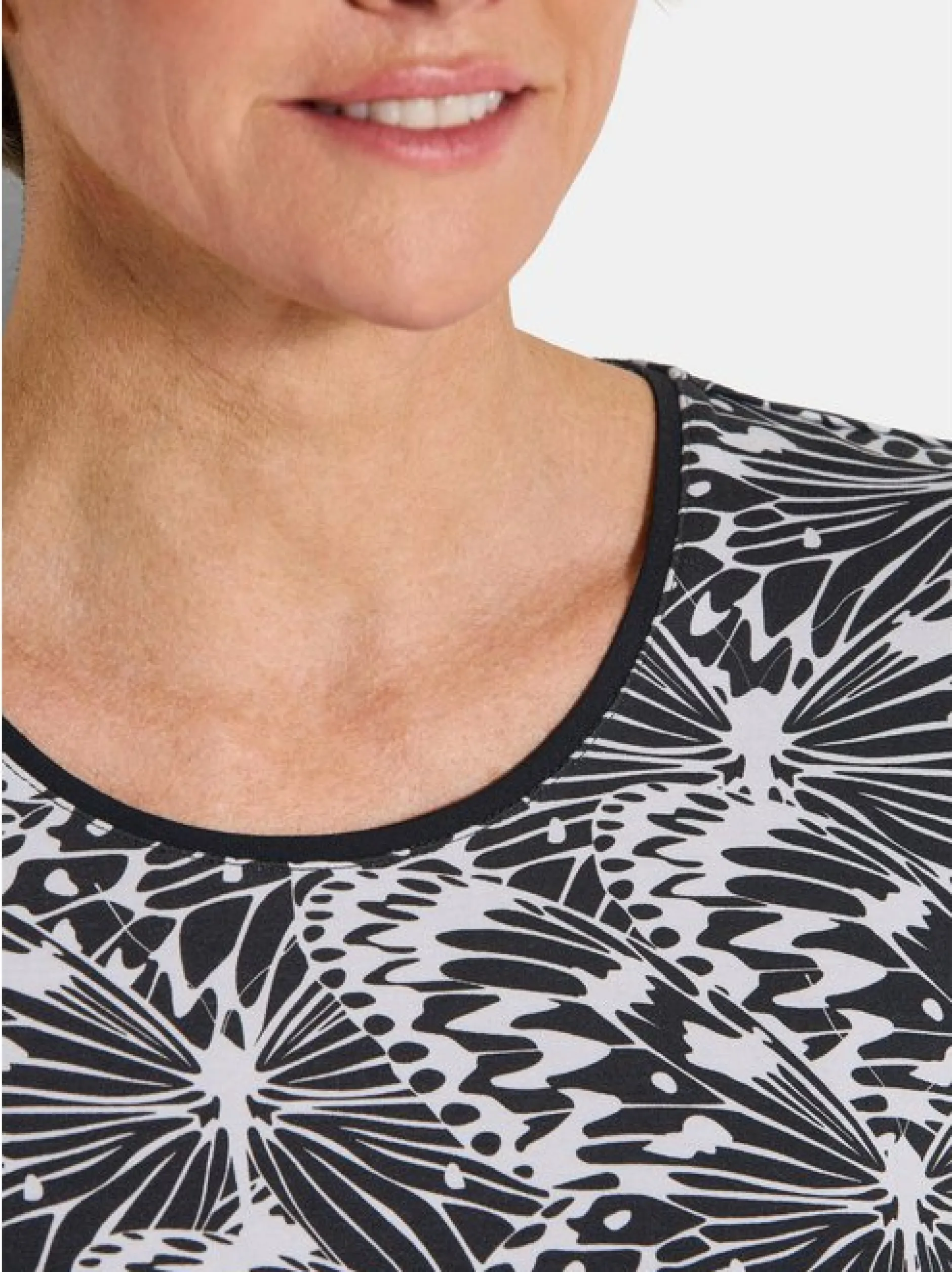 Goldner Damen T-Shirts in schwarz - Ausschnitt: Rundhals