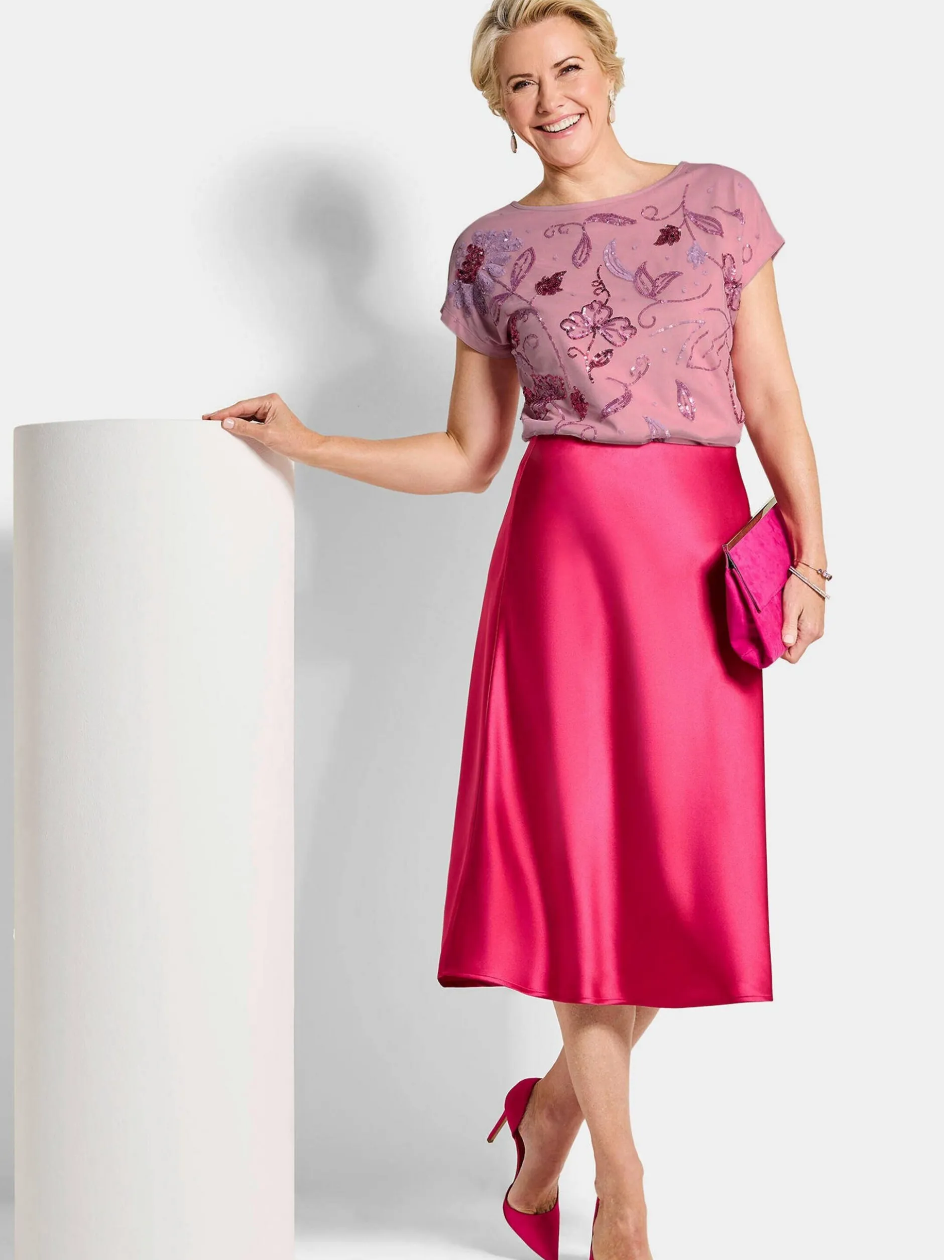 Goldner Damen T-Shirts - Kurzgröße in rosa