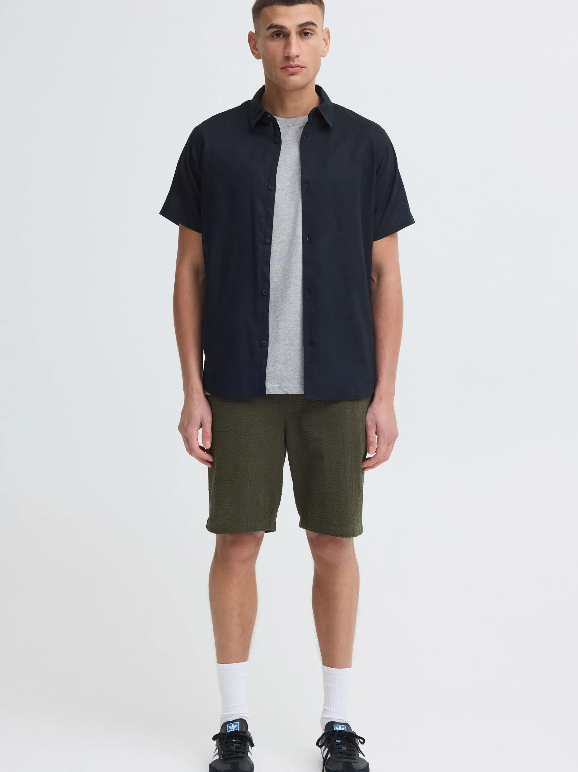 Indicode Herren Chinoshorts - IDCorson in grün