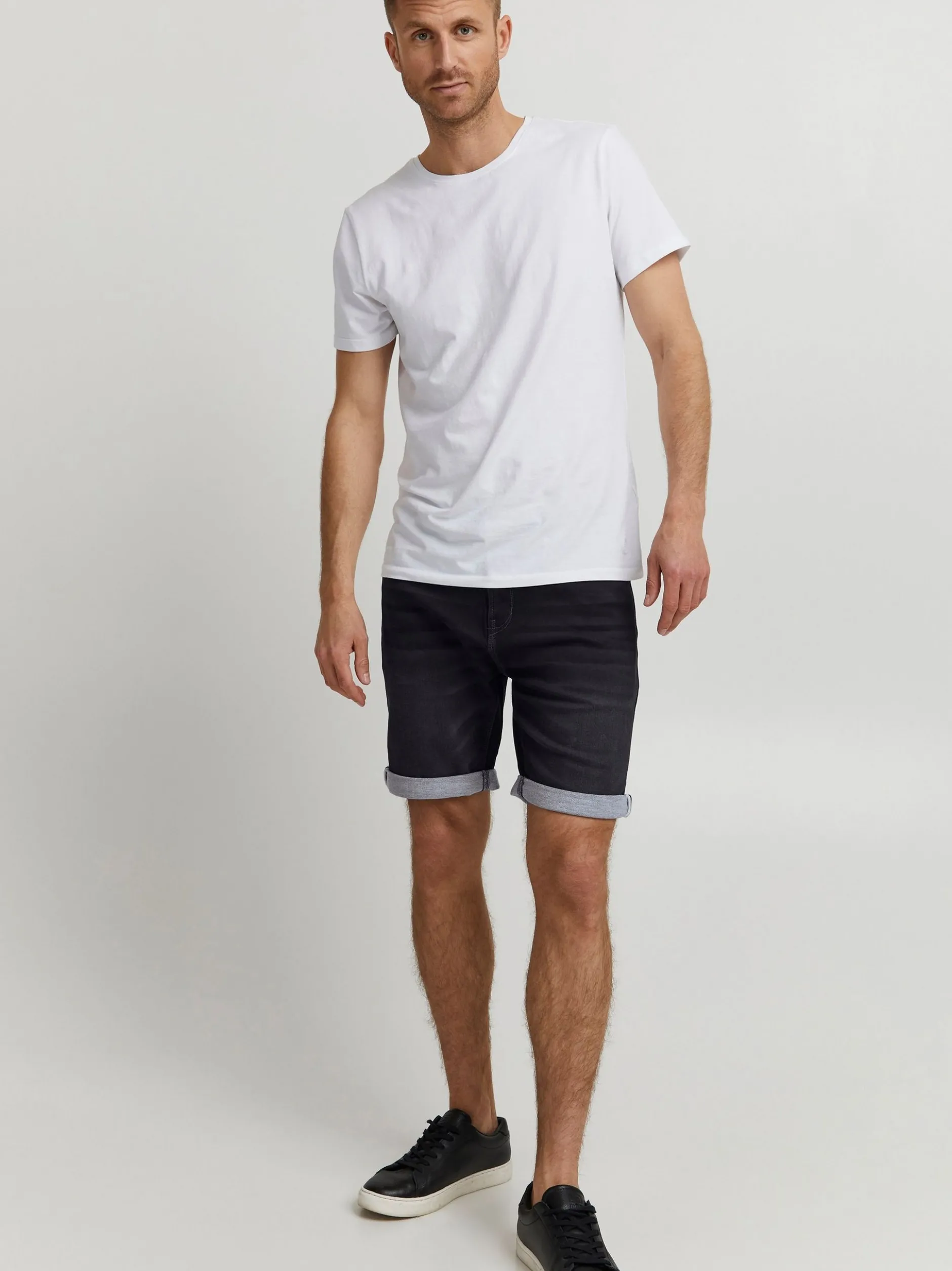Indicode Herren Shorts - IDGodolf in schwarz