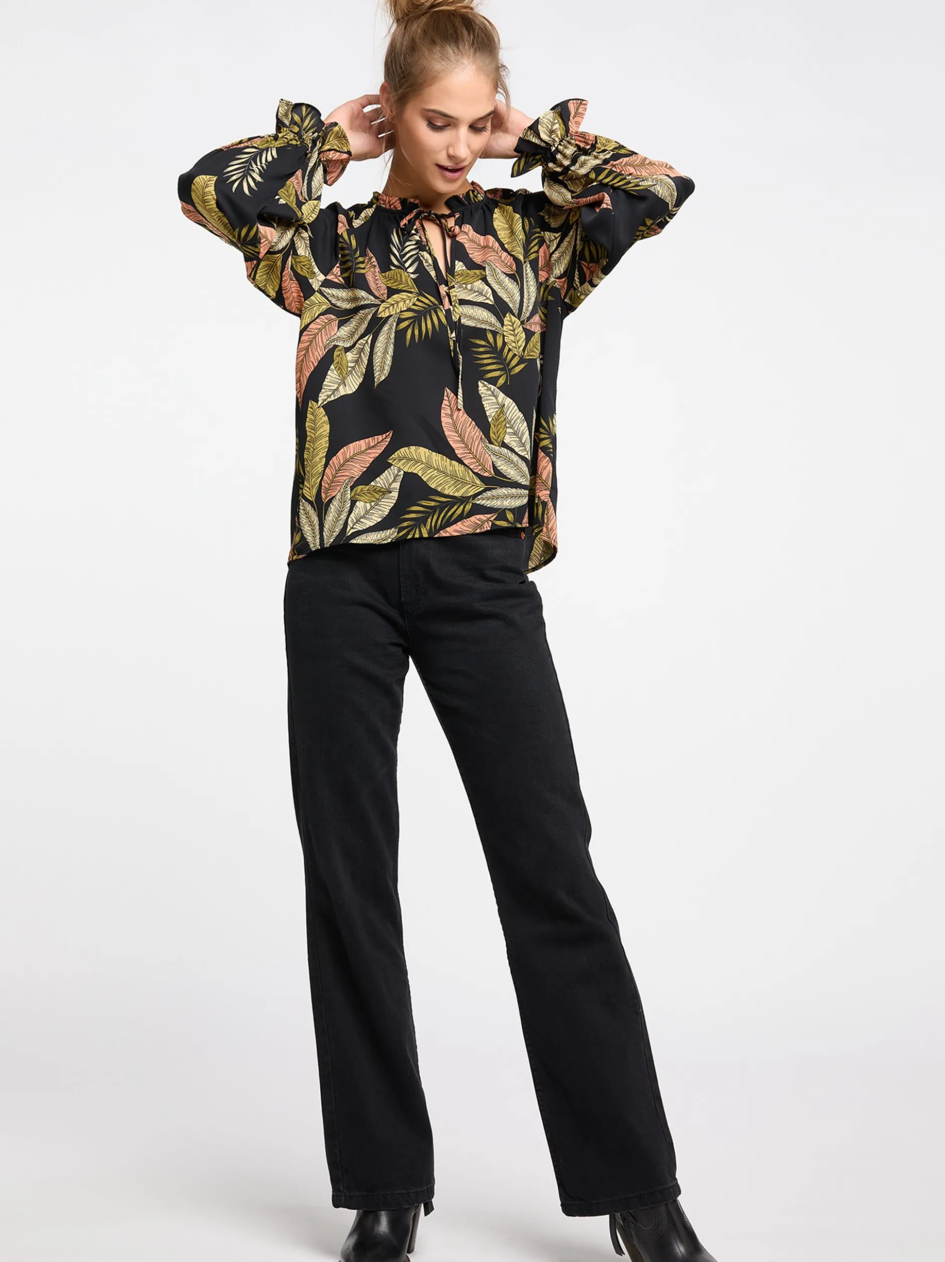 IZIA Damen Blusenshirt in schwarz