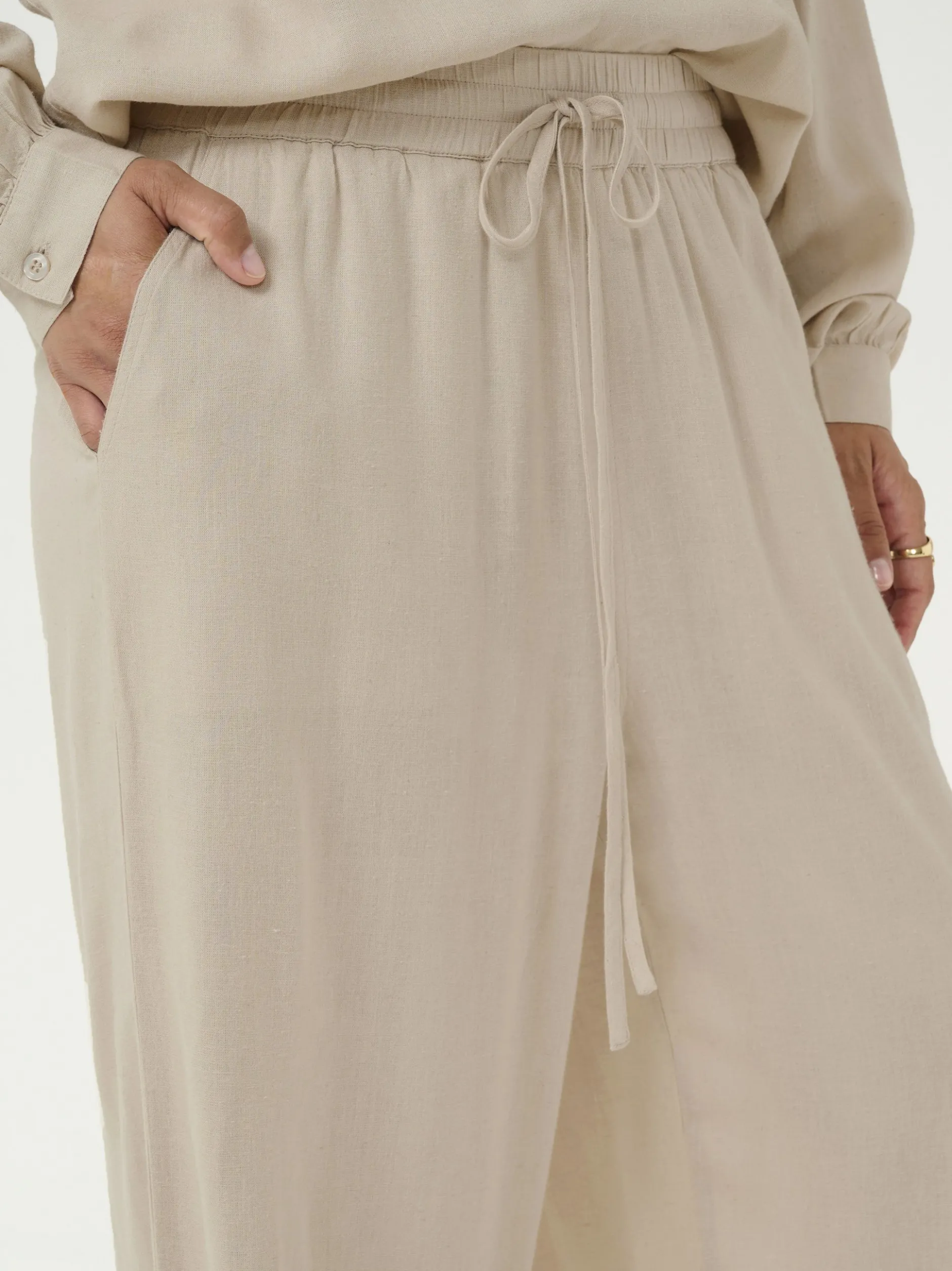 Kaffe Damen Casual Hose KAmilia Elastische Taille in beige