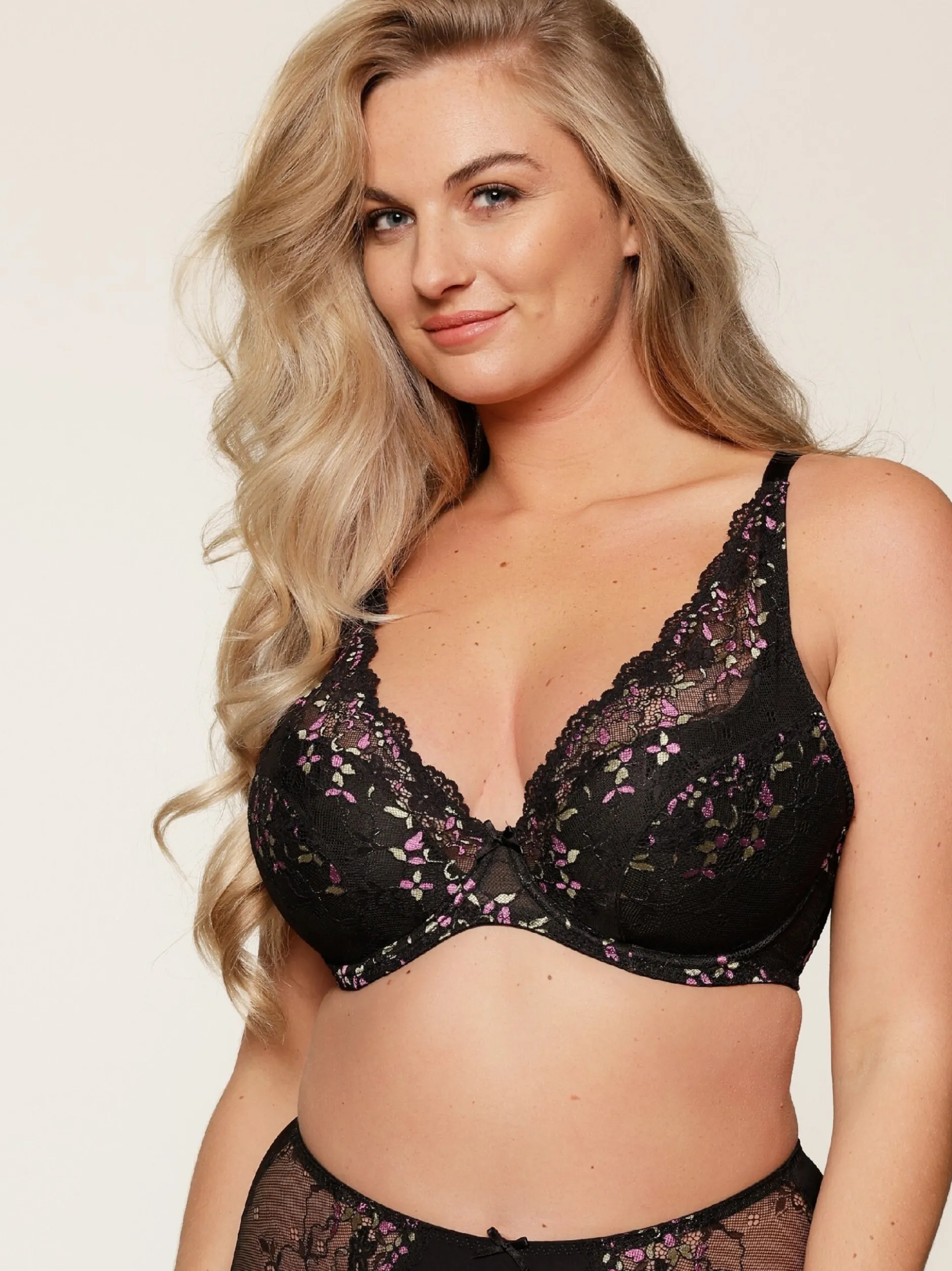 LingaDore Damen Triangle plunge BH DAILY in schwarz