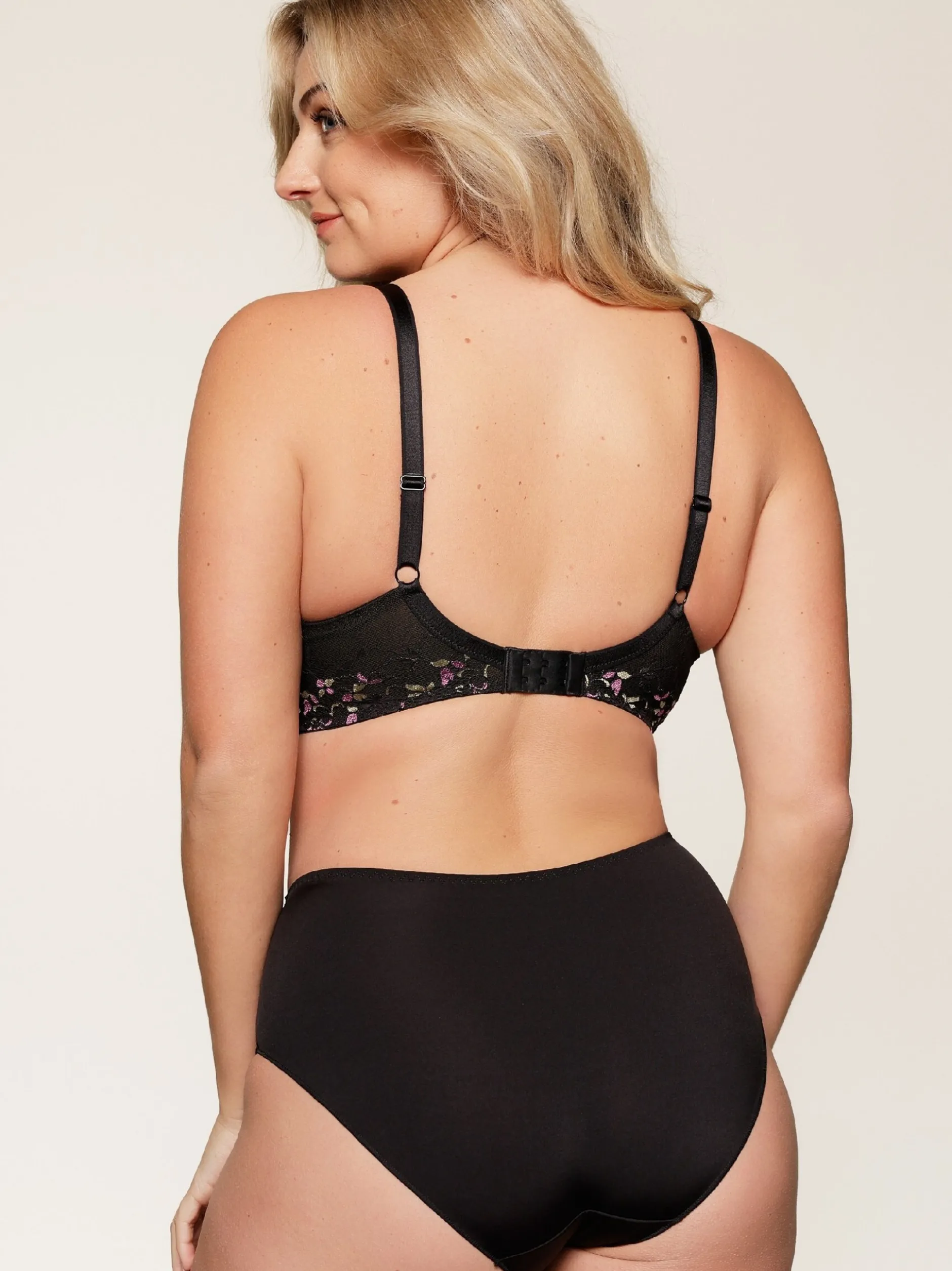 LingaDore Damen Triangle plunge BH DAILY in schwarz