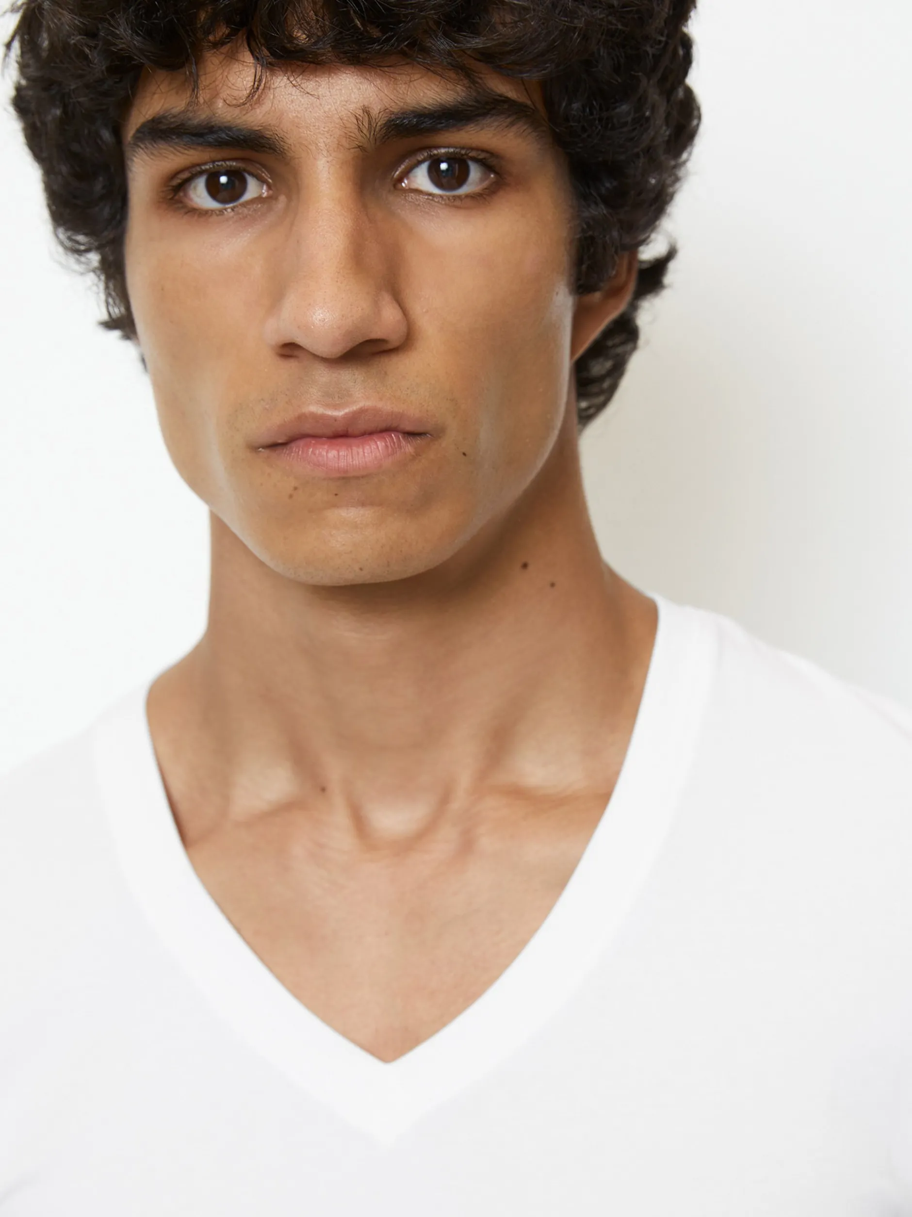 Marc O'Polo Herren V-Shirt - Essentials in weiß