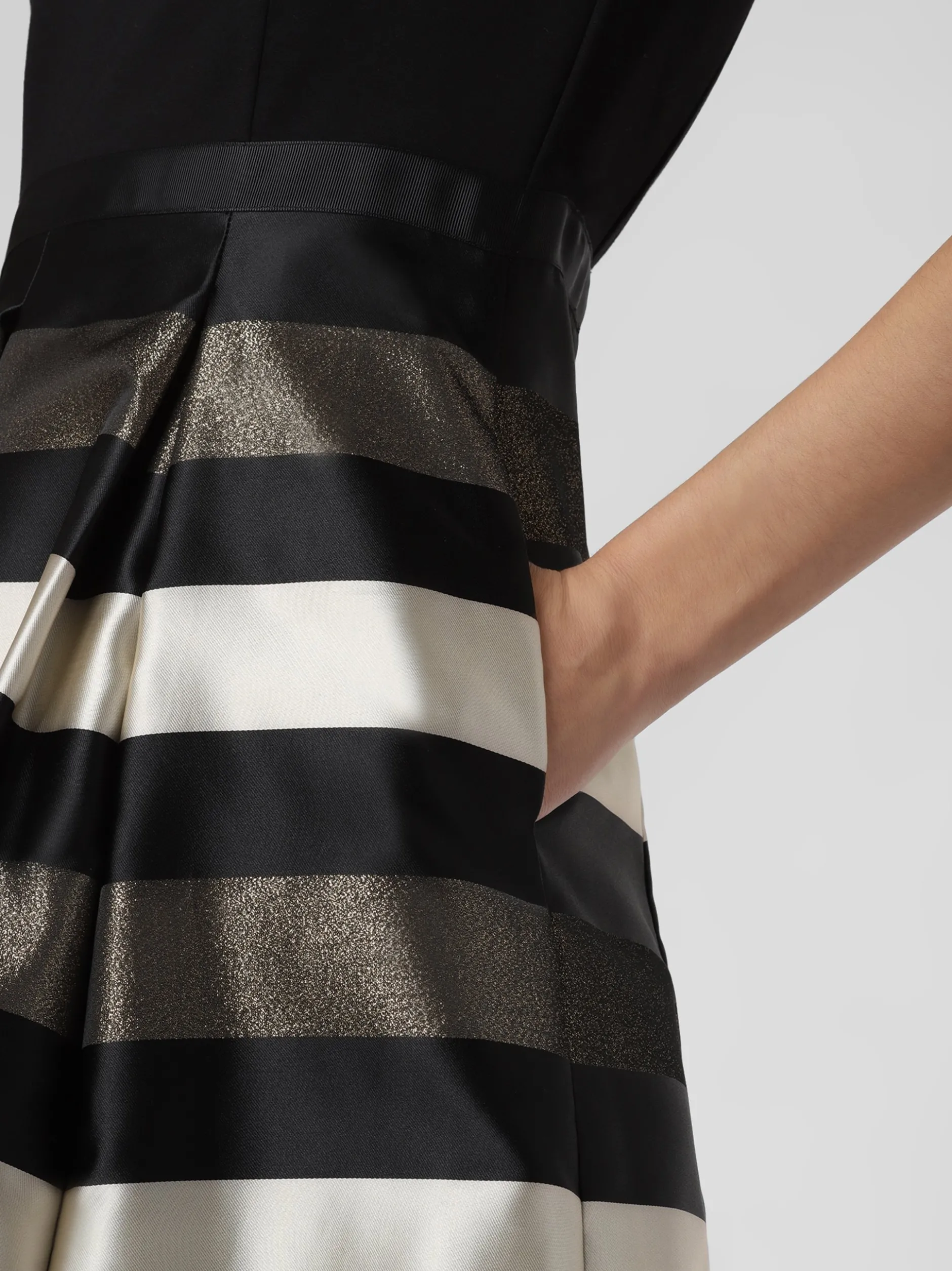 Marie Lund Damen Abendkleid in schwarz gold