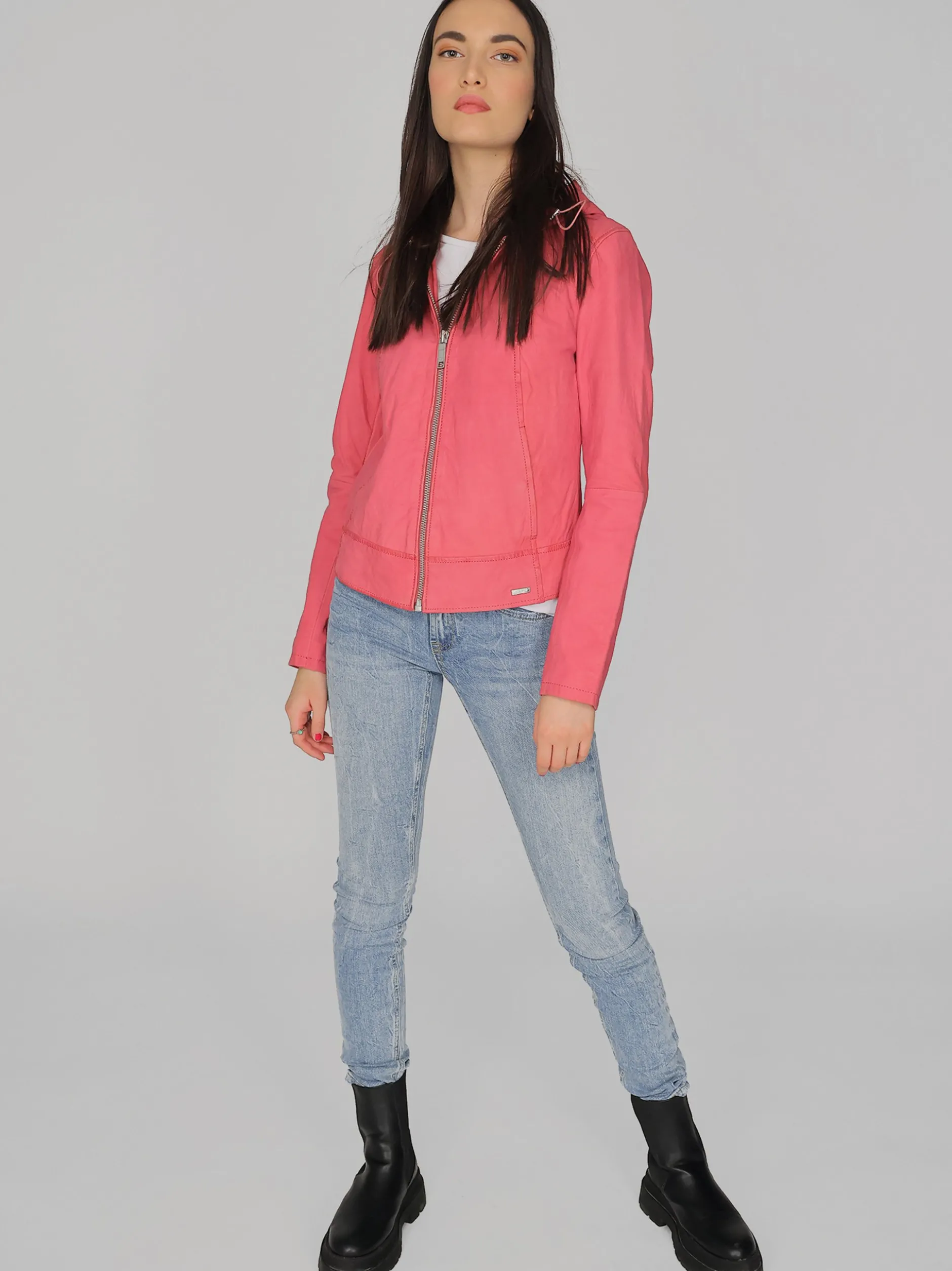 Maze Damen Lederjacke in koralle