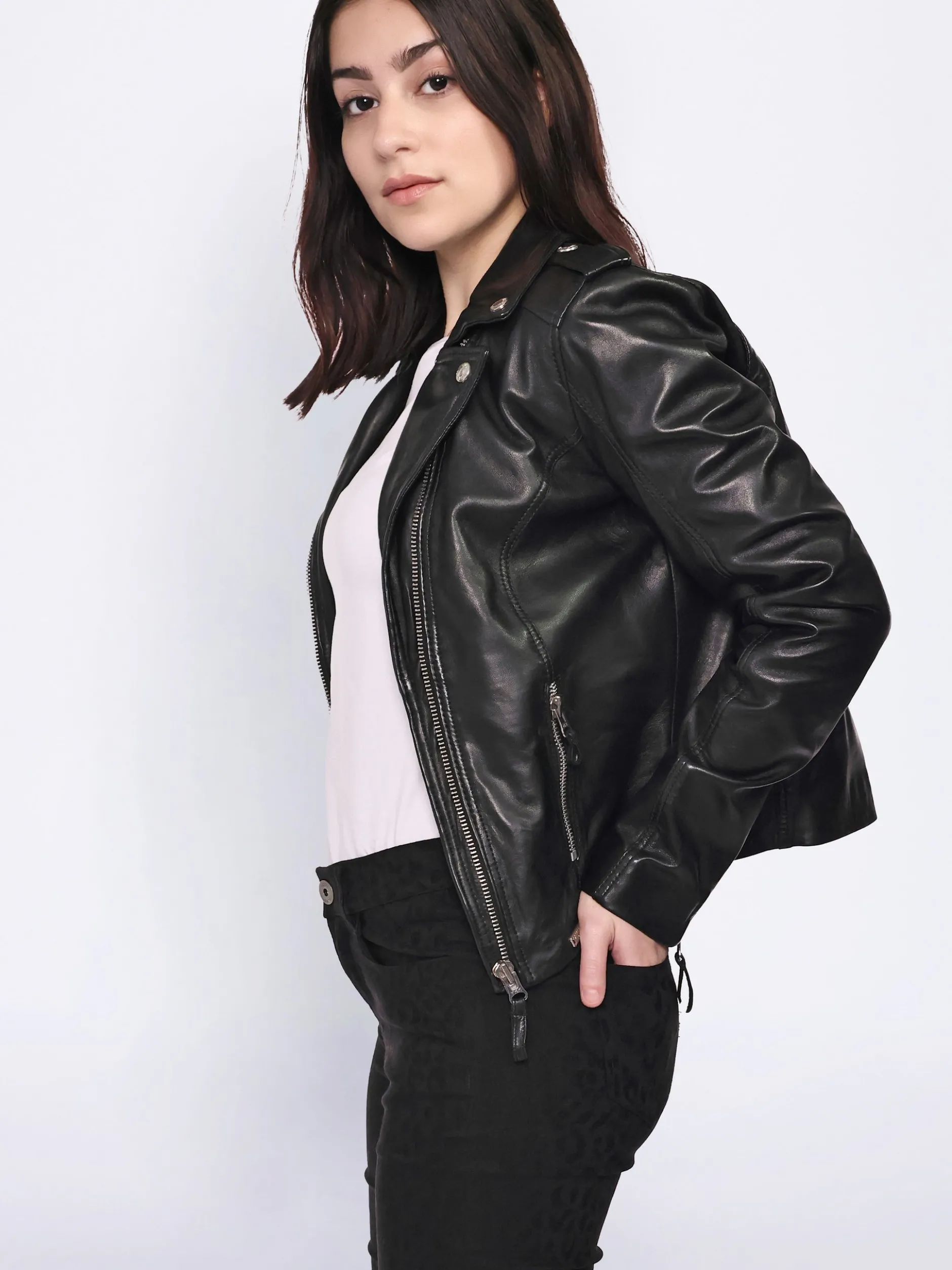 Mustang Damen Lederjacke in schwarz