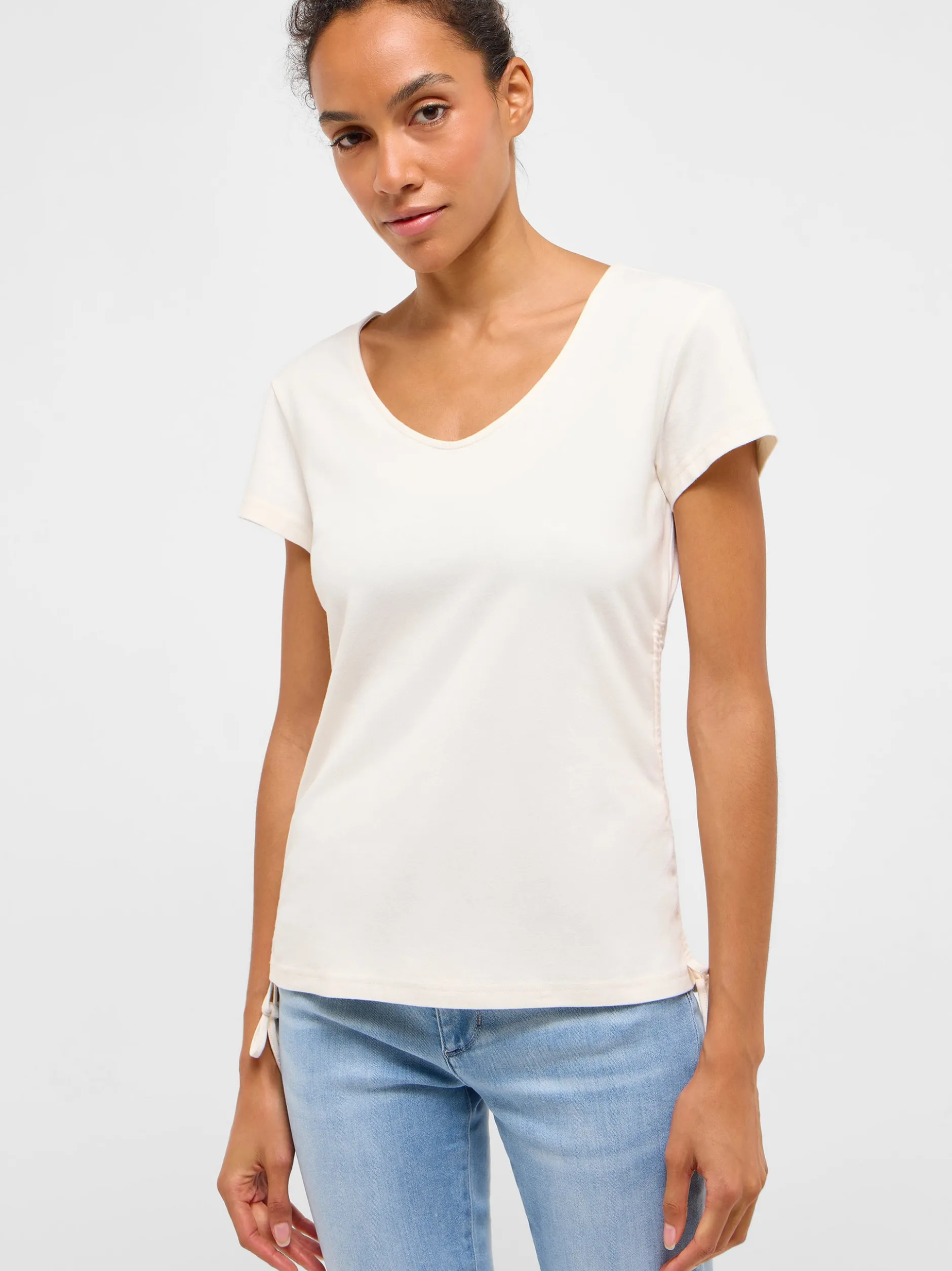 Mustang Damen T-Shirt in ecru - Ausschnitt: V-Ausschnitt
