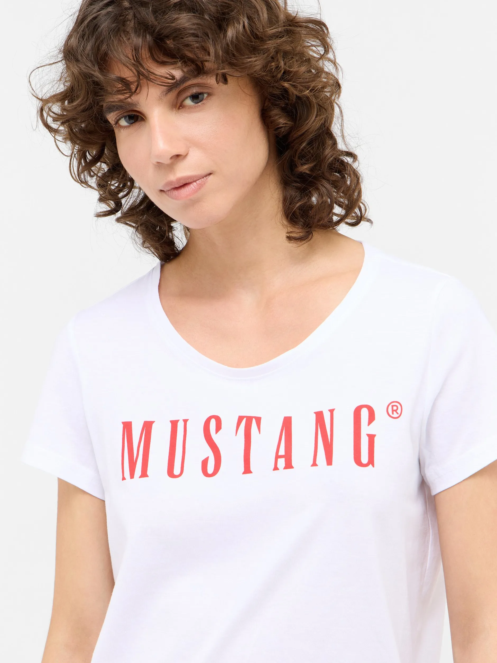 Mustang Damen T-Shirt in weiß - Ausschnitt: Rundhals