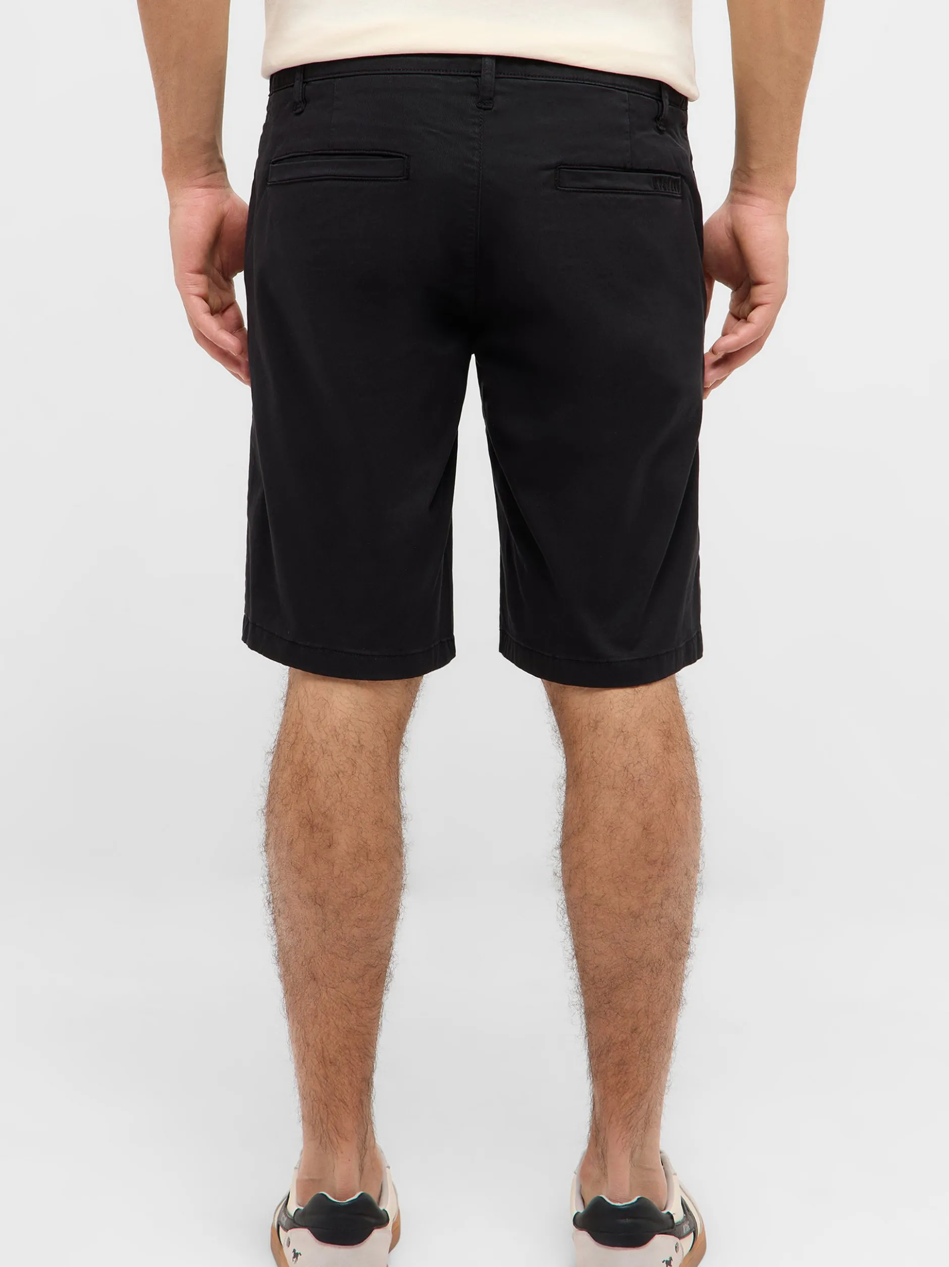 Mustang Herren Chinoshorts in schwarz