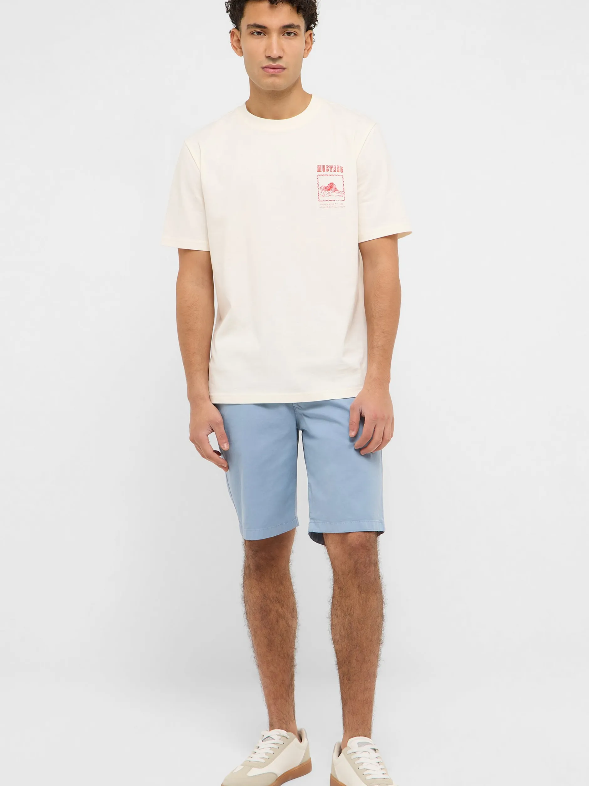 Mustang Herren Chinoshorts in hellblau