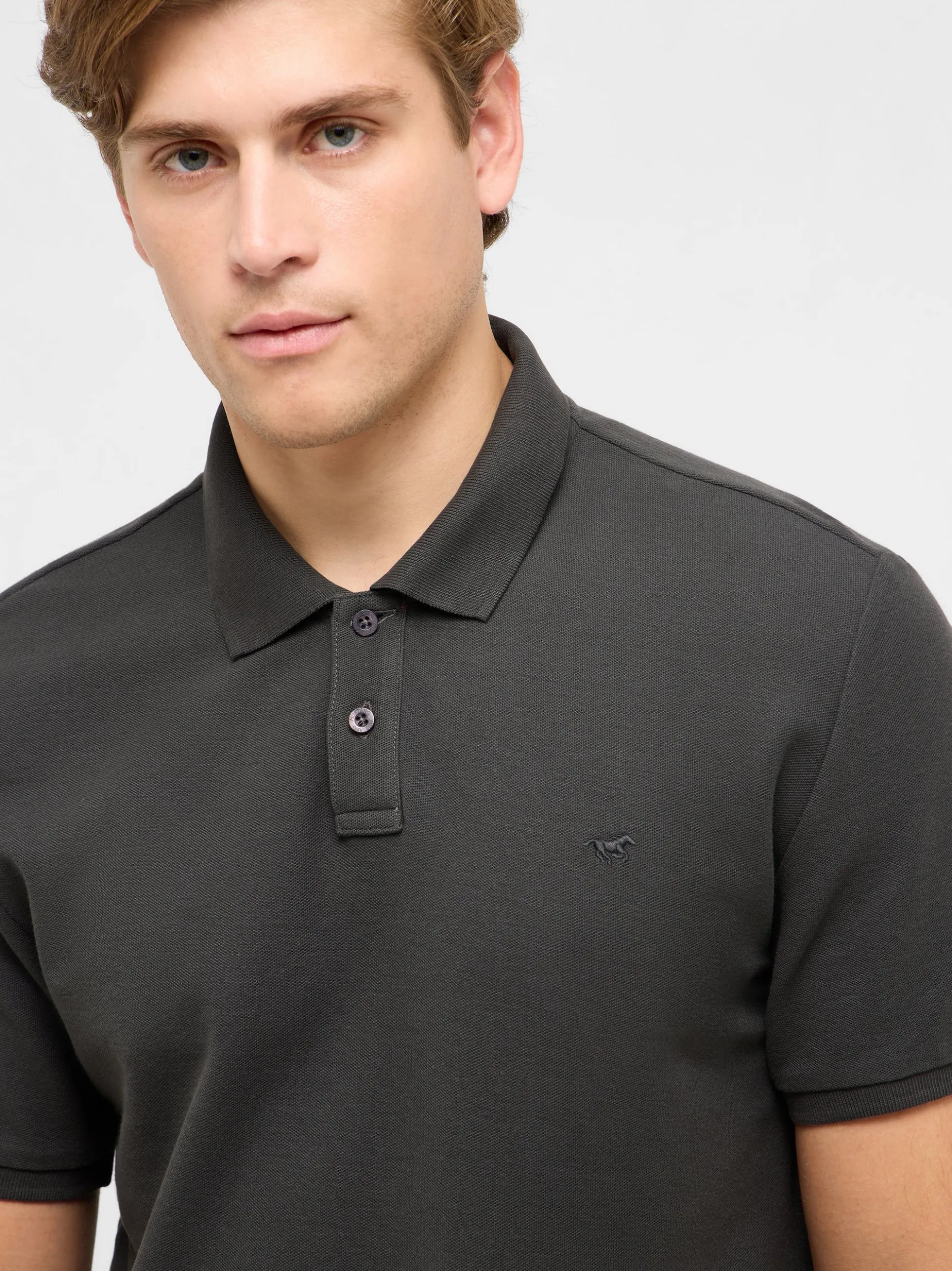 Mustang Herren Polo in anthrazit - Ausschnitt: Henley