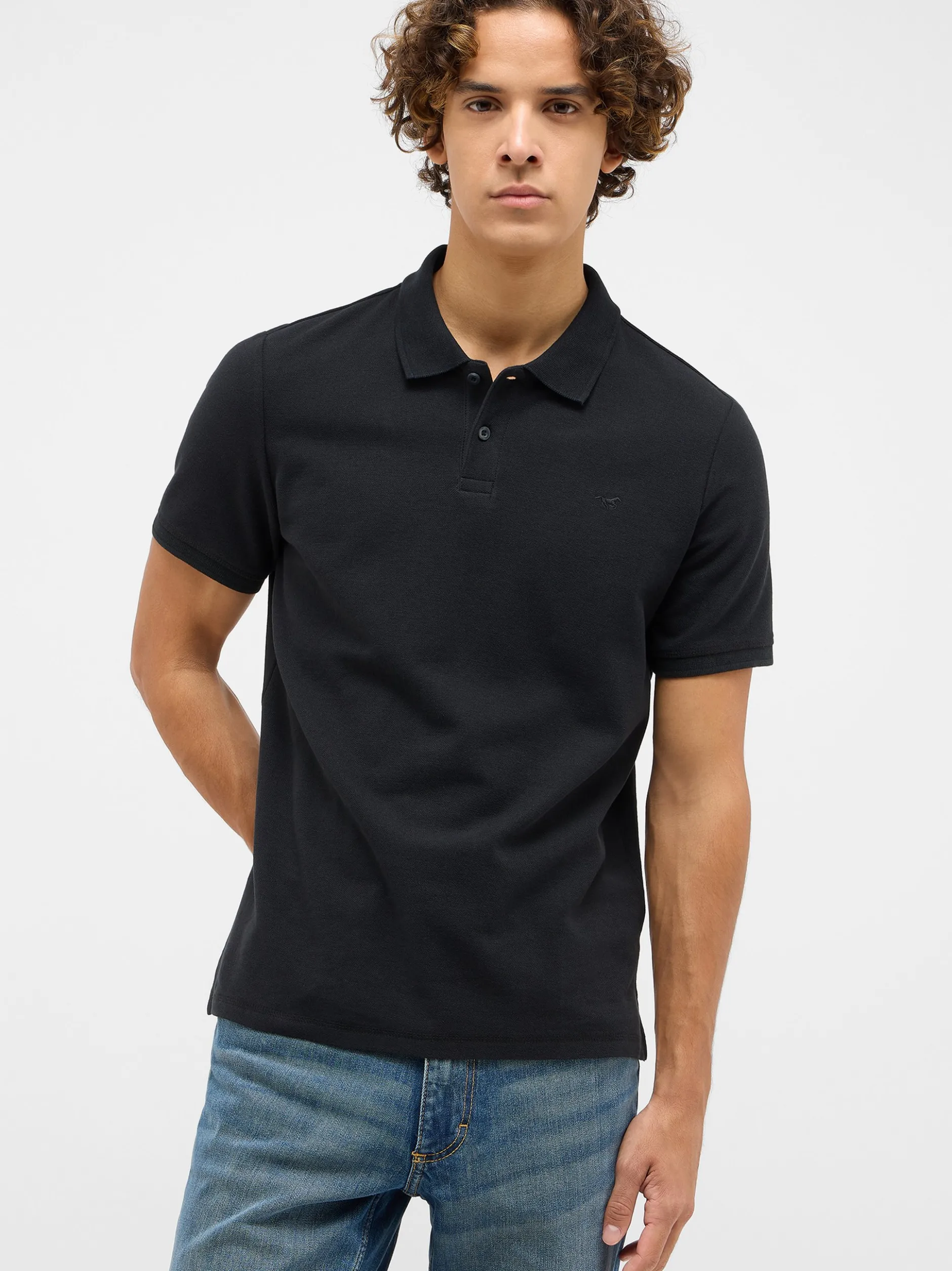 Mustang Herren Polo in schwarz - Ausschnitt: Rundhals