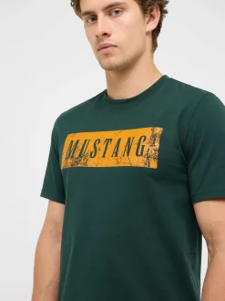 Mustang Herren T-Shirt in grün - Ausschnitt: Rundhals