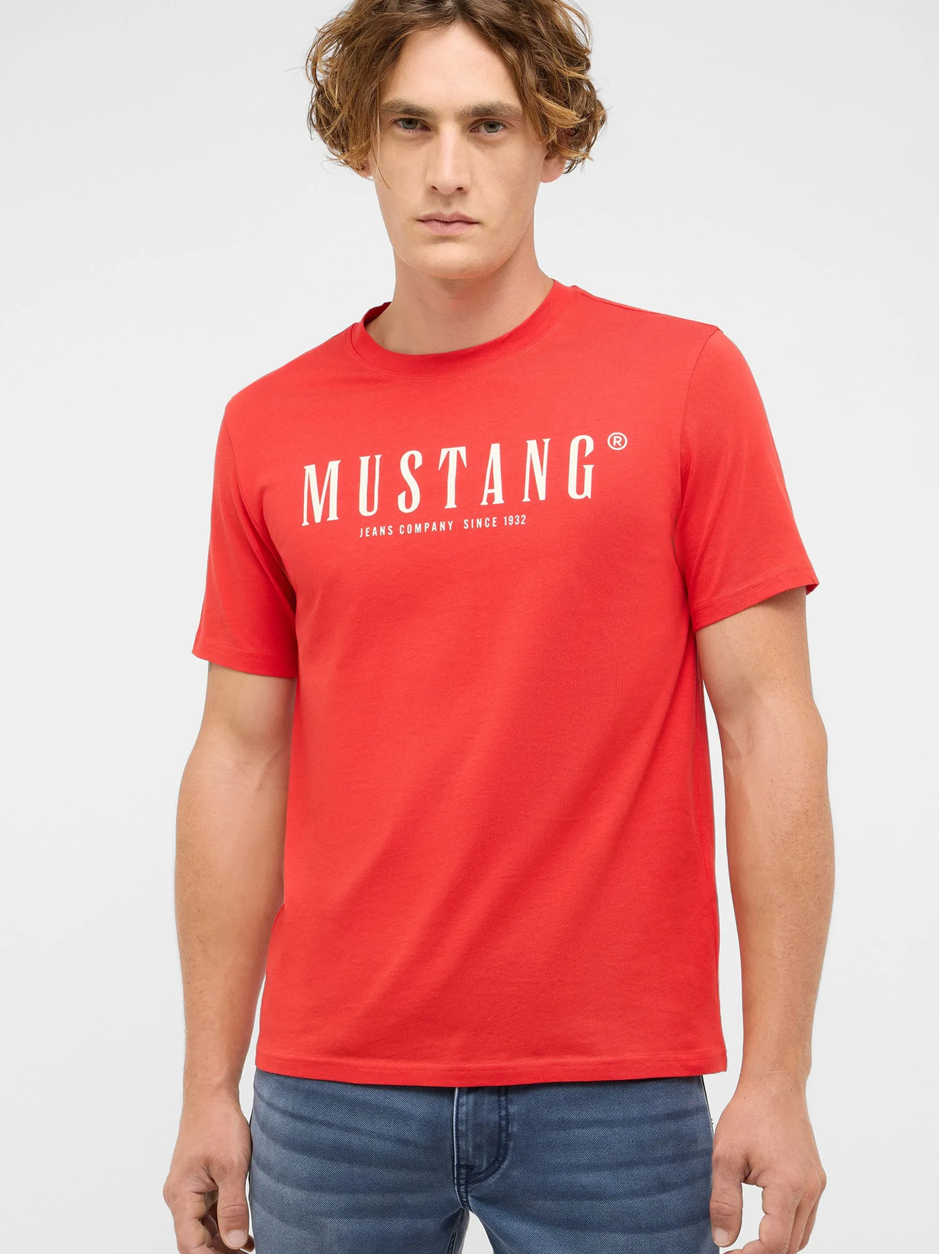 Mustang Herren T-Shirt in rot - Ausschnitt: Rundhals