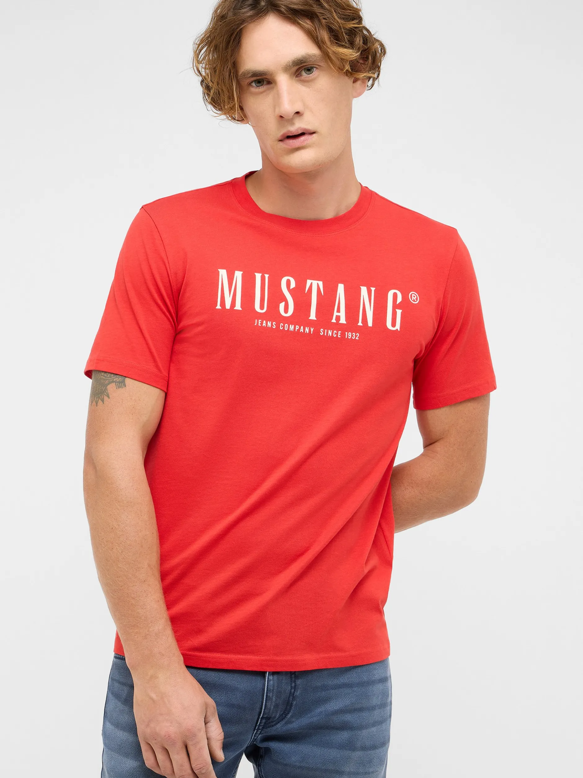 Mustang Herren T-Shirt in rot - Ausschnitt: Rundhals