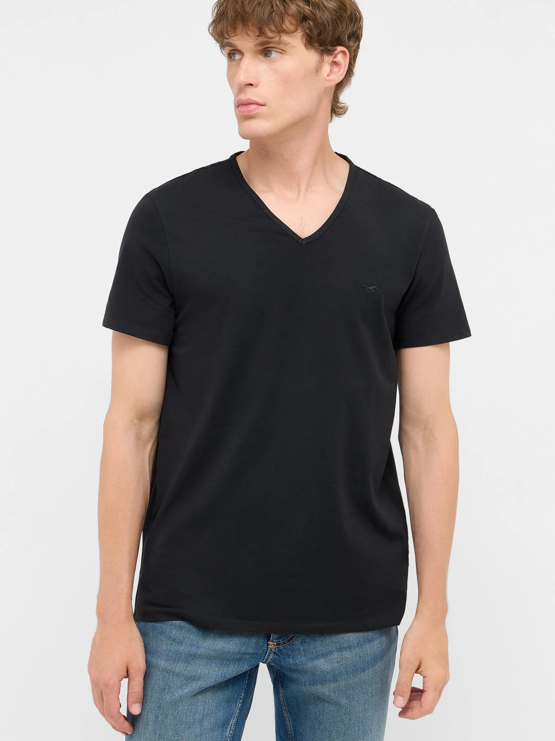 Mustang Herren T-Shirt in schwarz - Ärmel: Halbarm