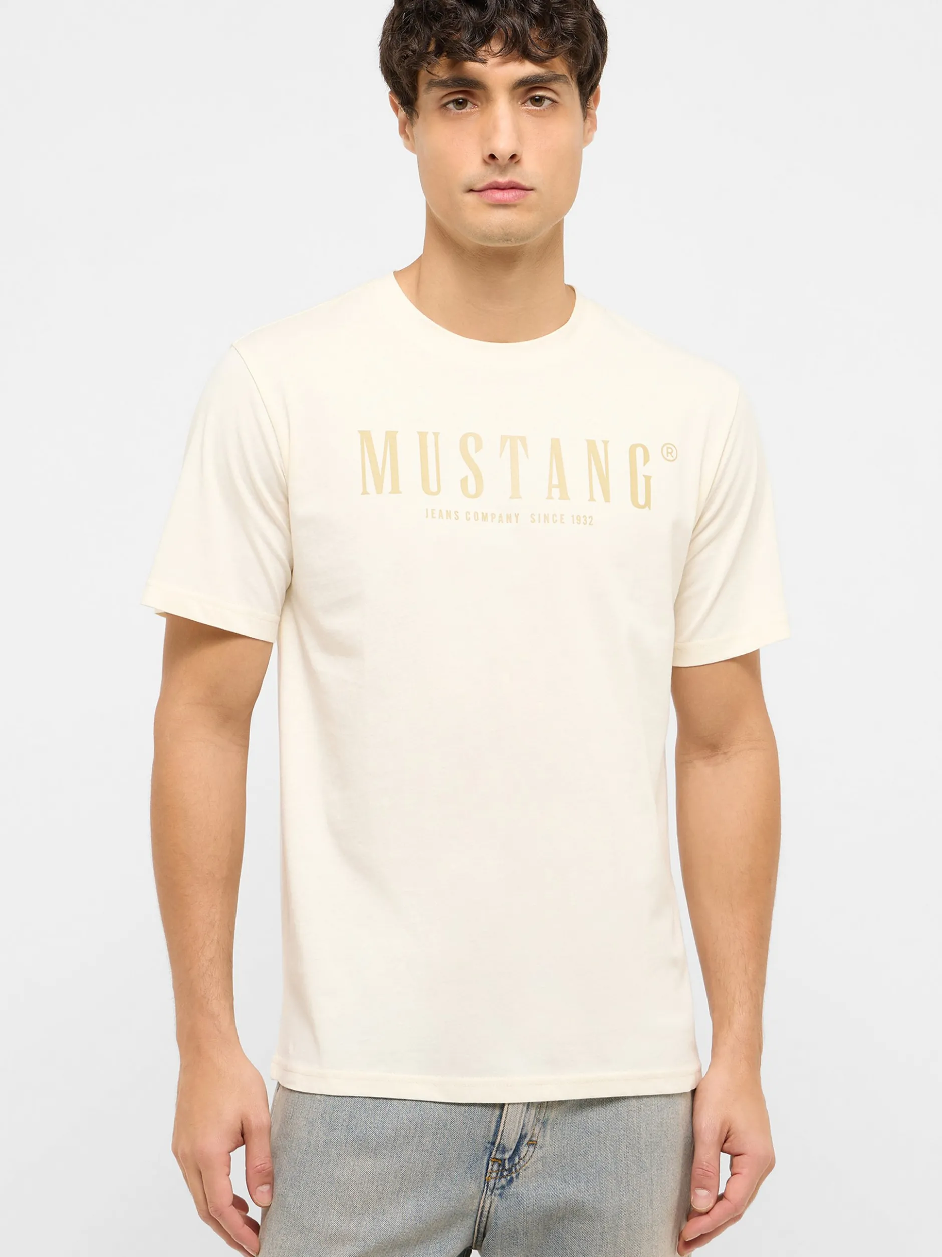 Mustang Herren T-Shirt in weiß - Ausschnitt: Rundhals