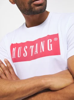 Mustang Herren T-Shirt in weiß - Ausschnitt: Rundhals