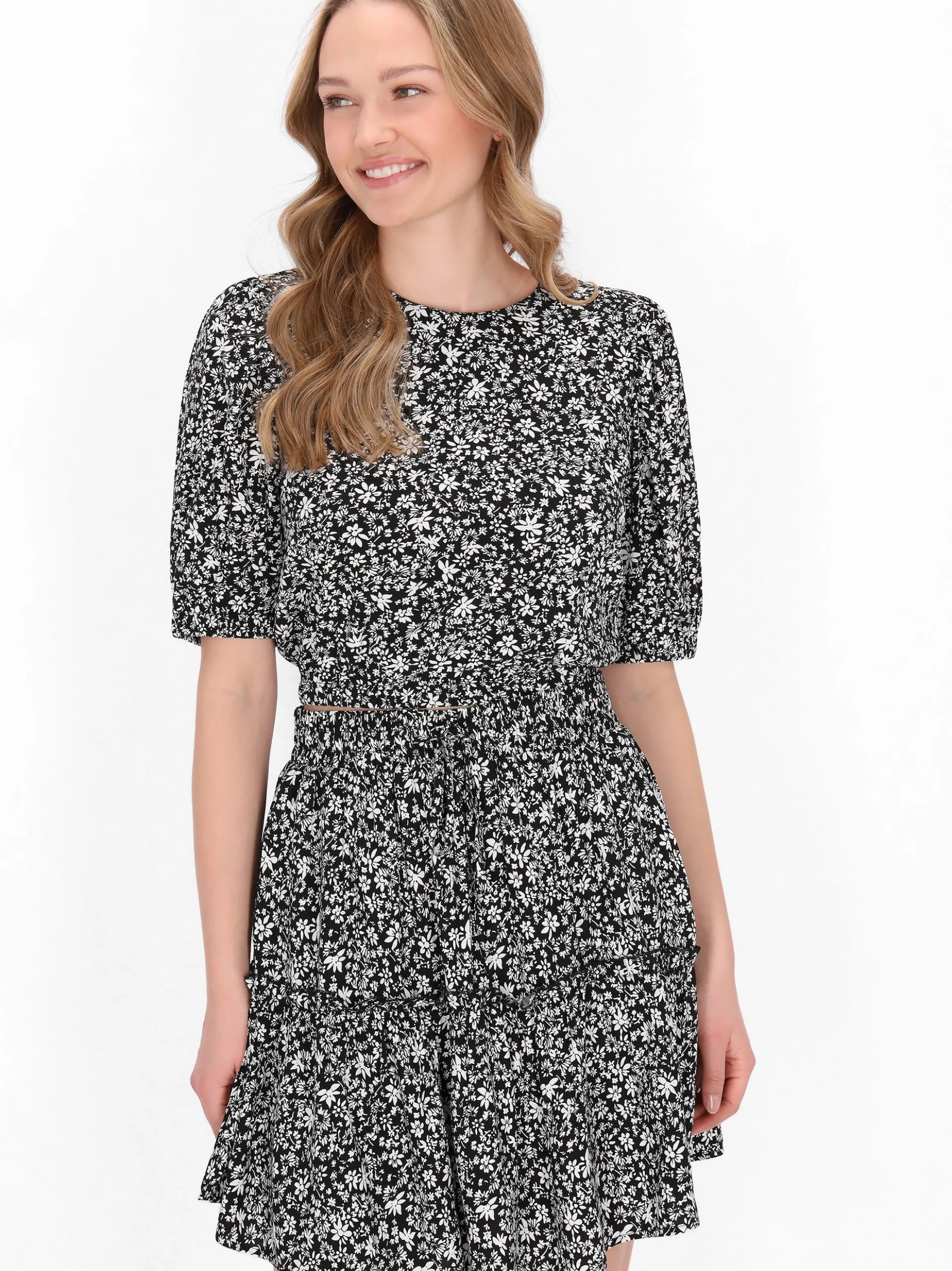 MyMo Damen Bluse in schwarz - Ausschnitt: Rundhals