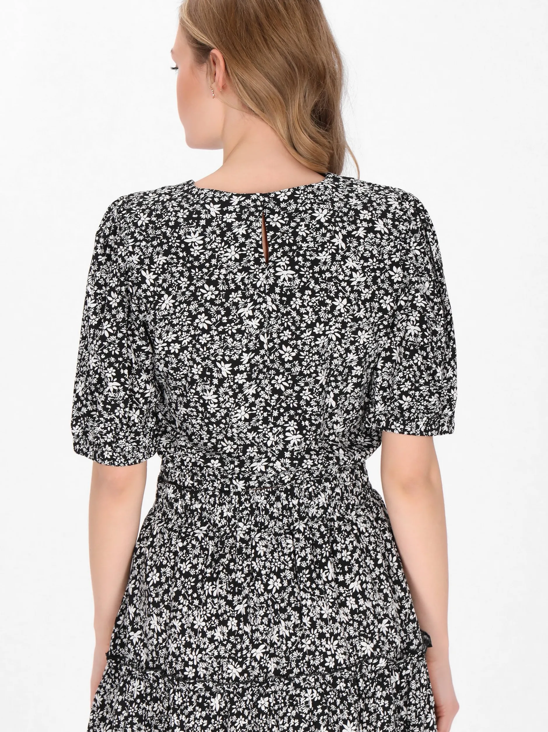 MyMo Damen Bluse in schwarz - Ausschnitt: Rundhals