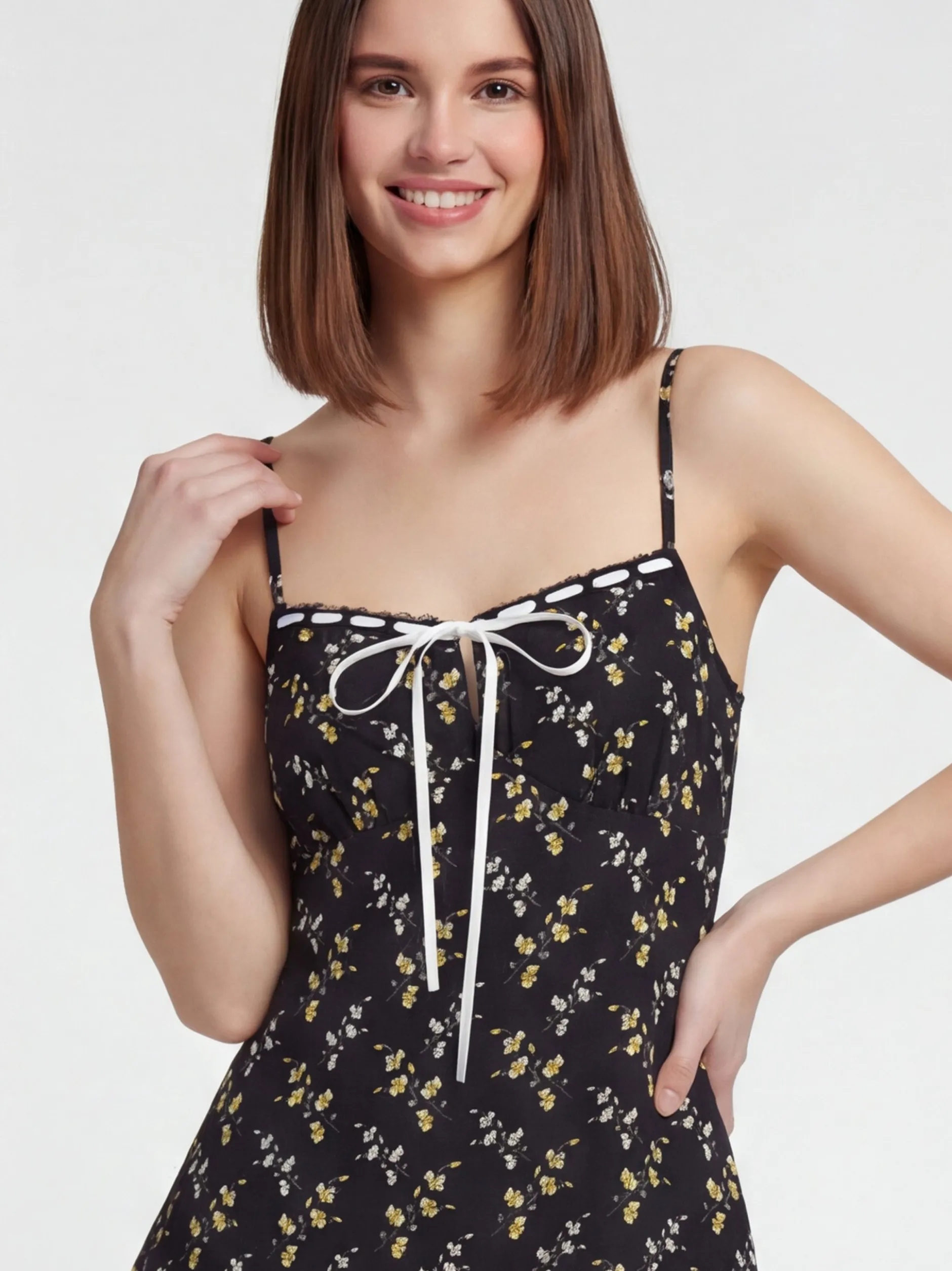 MyMo Damen Kleid in schwarz - Länge: mittel