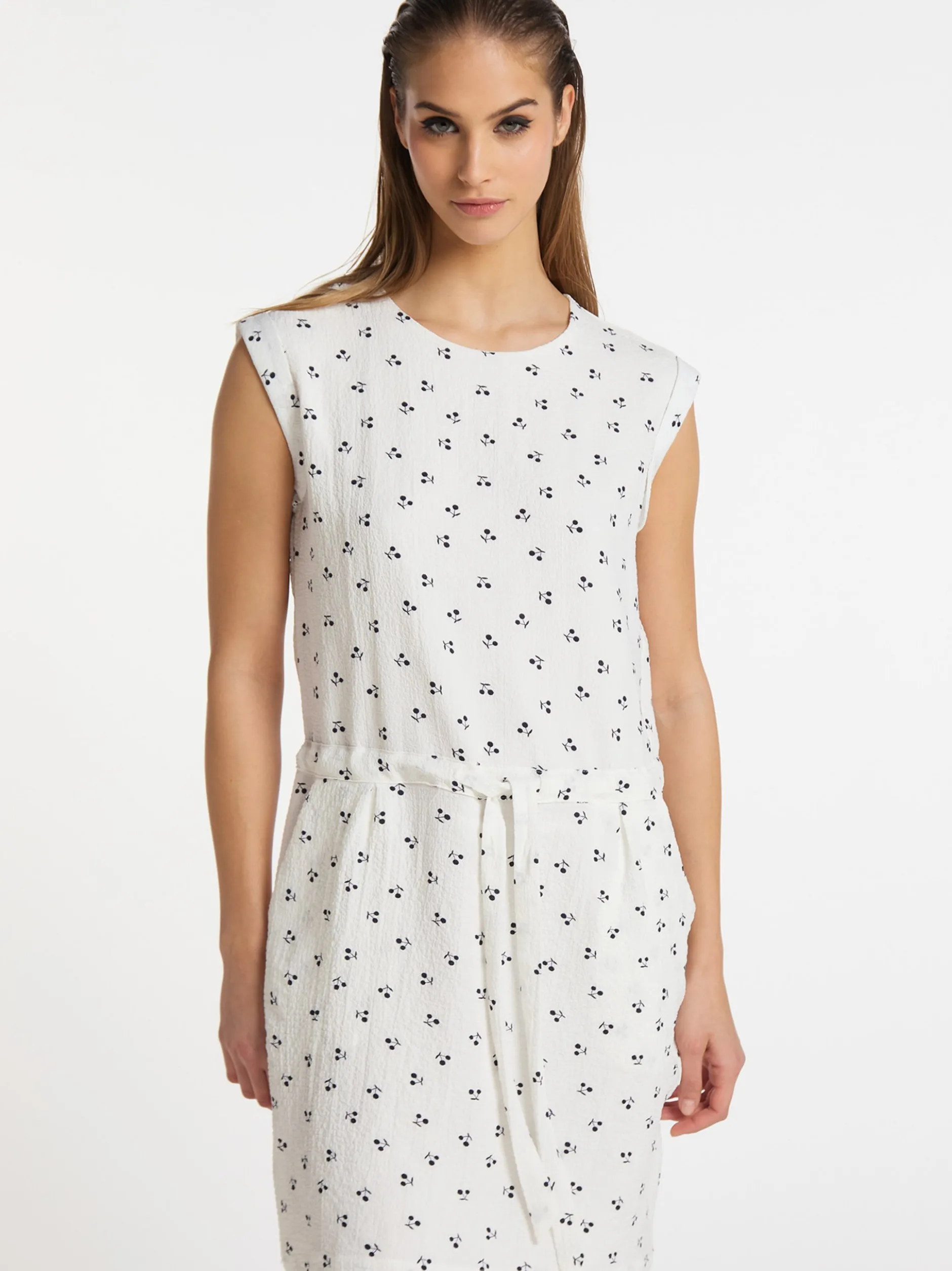 MyMo Damen Kleid in weiß - Ausschnitt: Rundhals