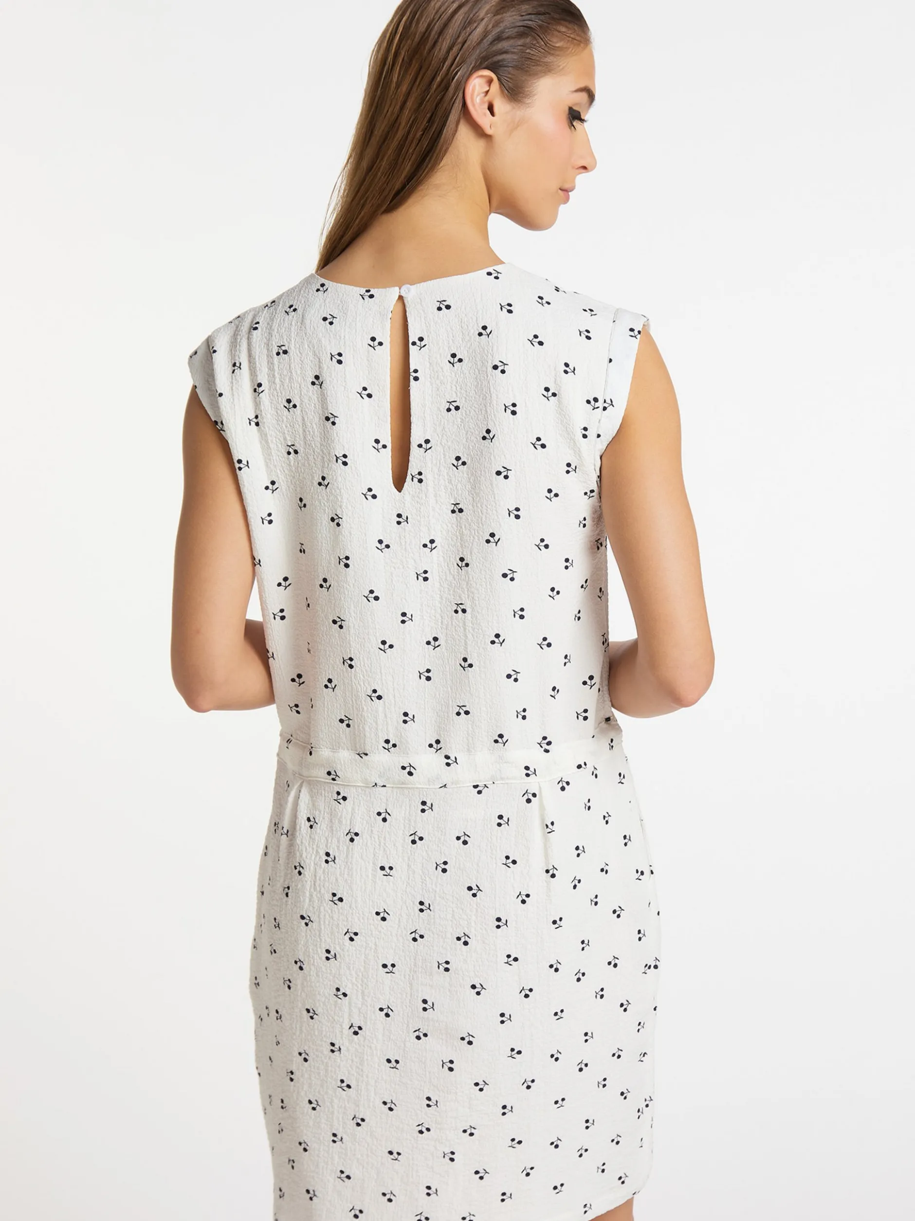 MyMo Damen Kleid in weiß - Ausschnitt: Rundhals
