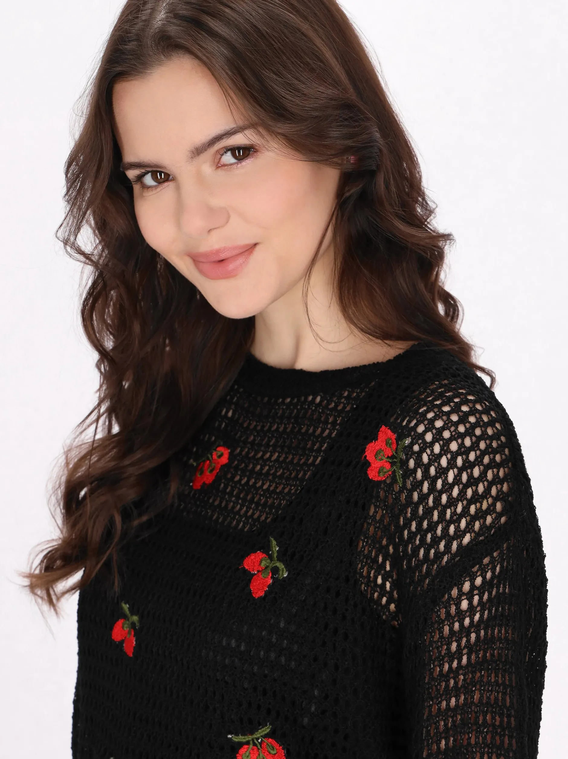 MyMo Damen Pullover in schwarz - Ausschnitt: Rundhals
