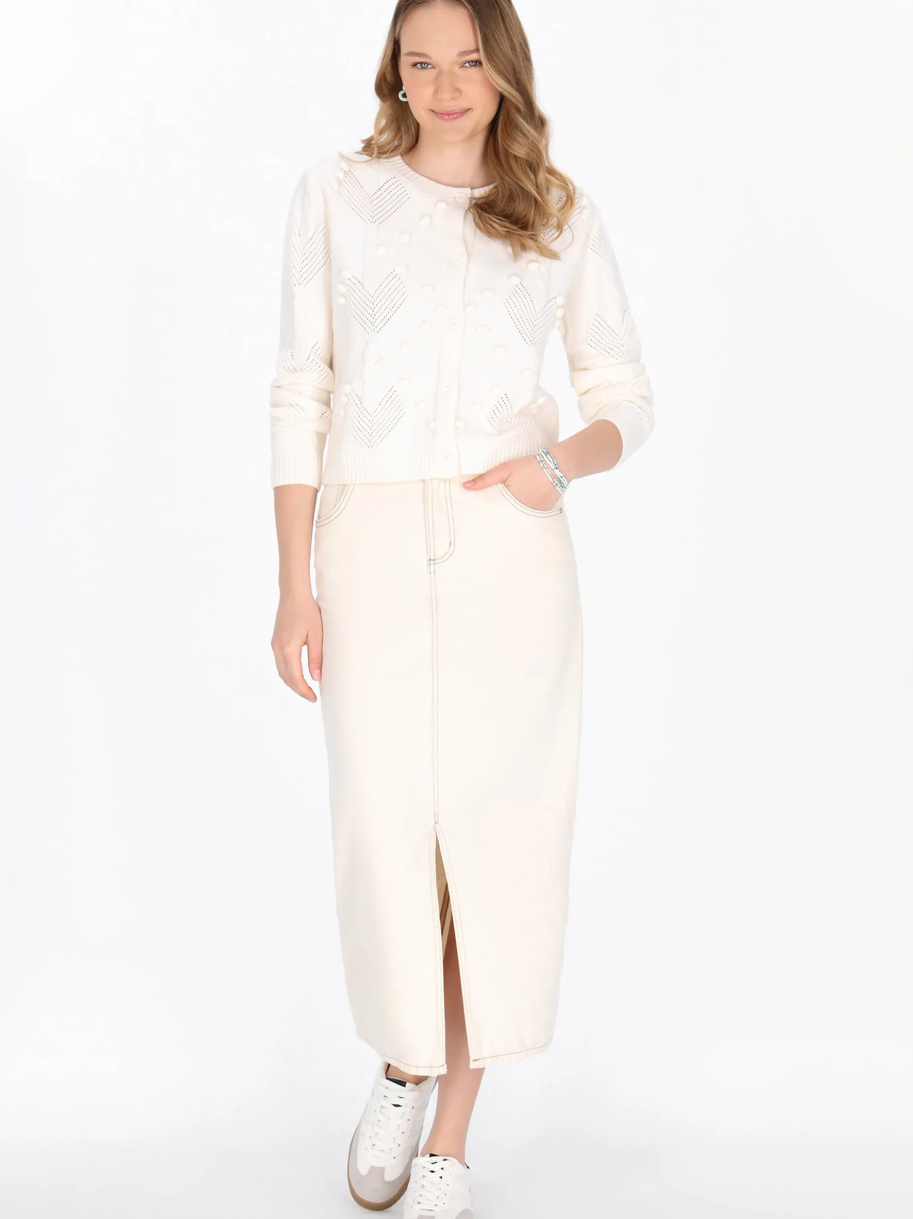 MyMo Damen Strickjacke in weiß - Ausschnitt: Rundhals