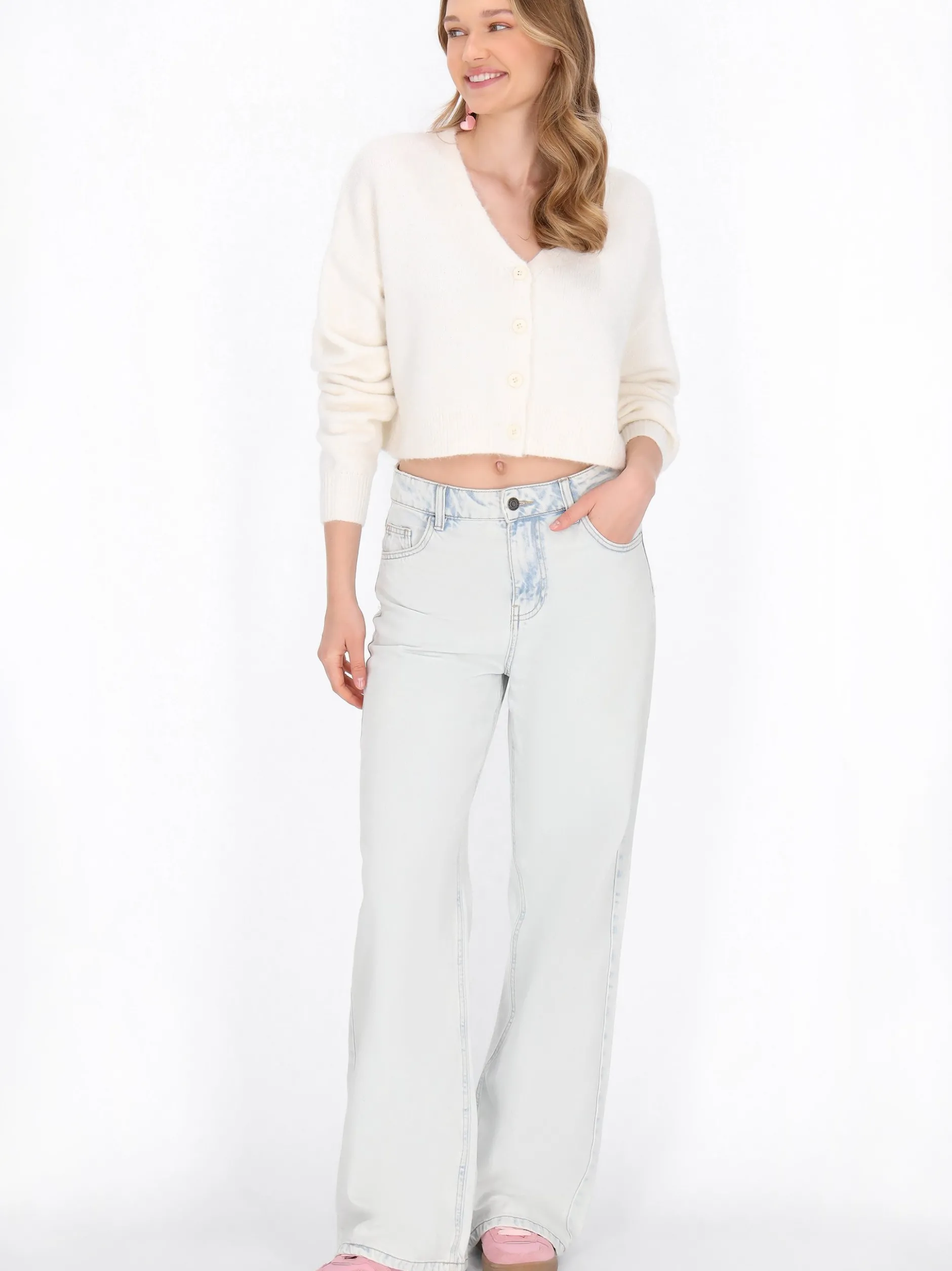 MyMo Damen Strickjacke in weiß - Ausschnitt: Rundhals