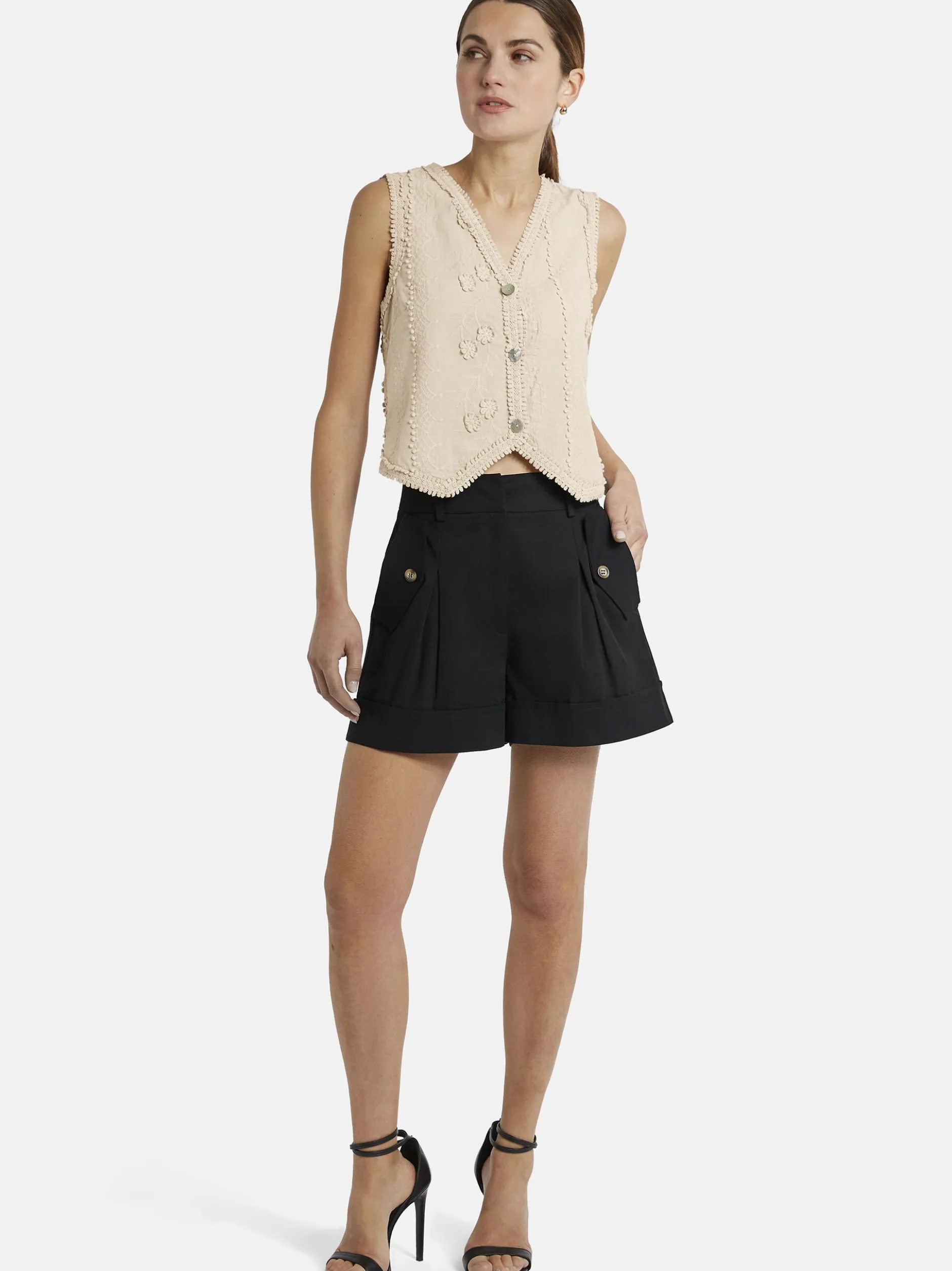 Nicowa Damen Shorts - JUNOWI in schwarz - Länge: kurz