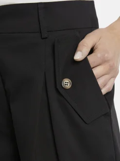 Nicowa Damen Shorts - JUNOWI in schwarz - Länge: kurz